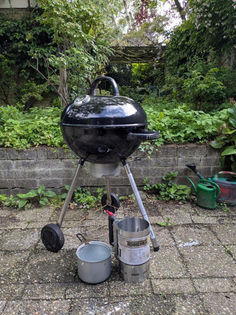 Tenneker Ronde BBQ met Kolenstarter compleet, Ophalen of Verzenden, Gebruikt, Tenneker