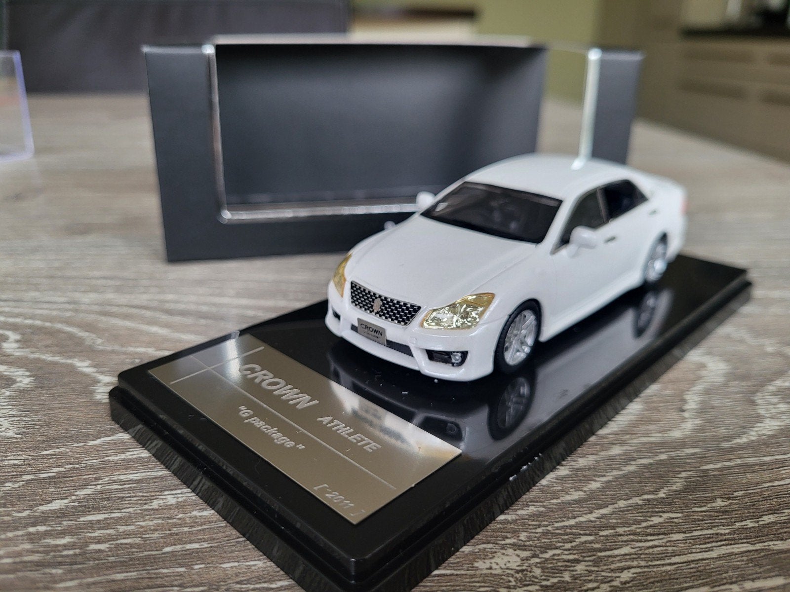 Toyota Crown Athlete schaal 1:43, Ophalen of Verzenden, Zo goed als nieuw, Auto, Overige merken