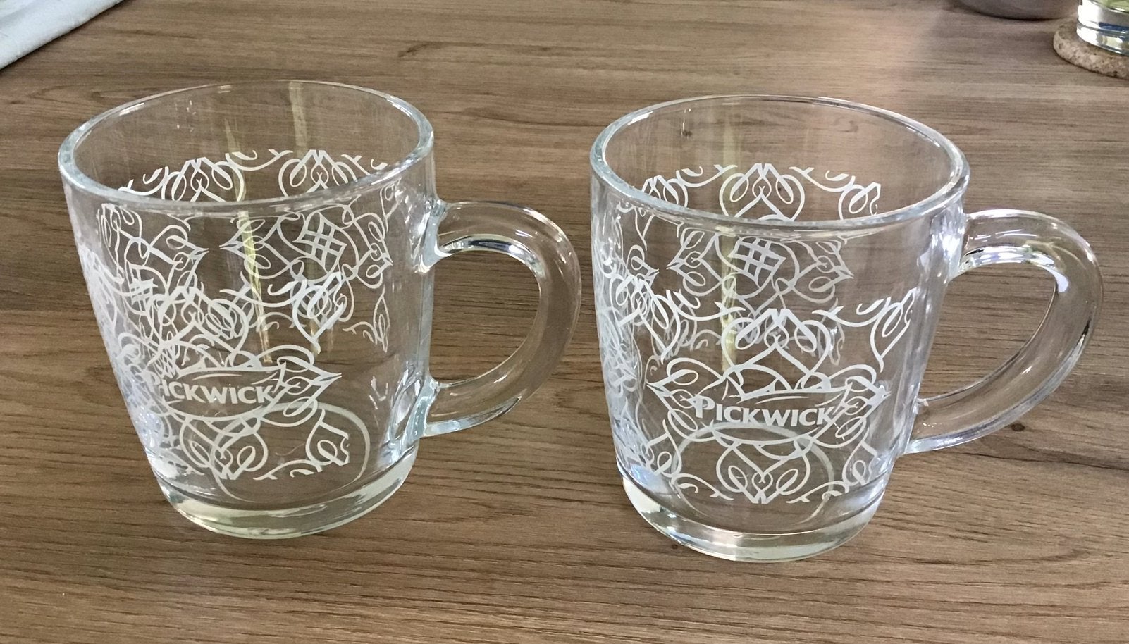 2 Pickwick theeglazen met oor (nieuw) met motief, Glas of Glazen, Overige merken, Nieuw, Ophalen of Verzenden