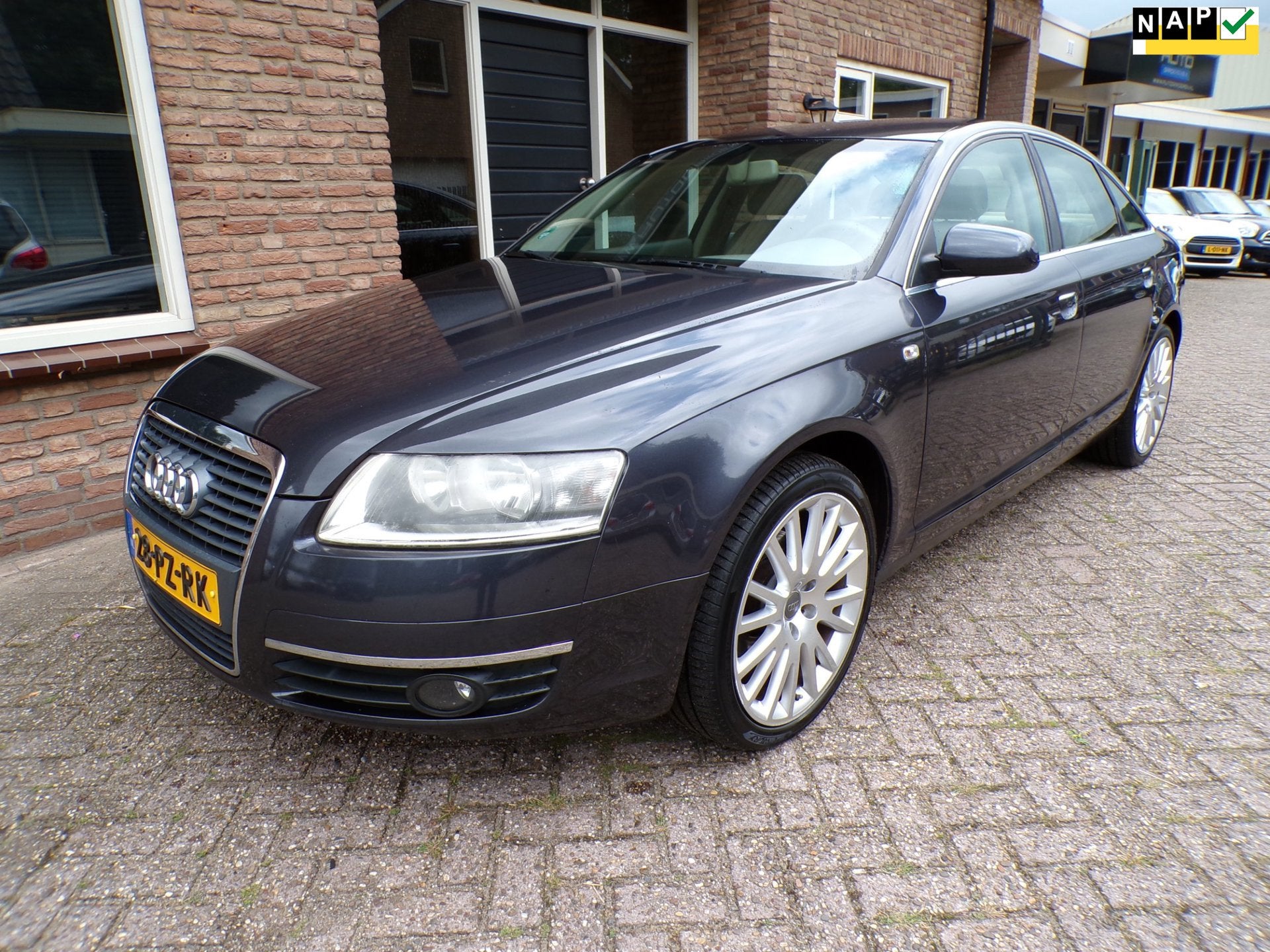 Audi A6 Limousine 2.4 Pro Line Automaat / leder / Navi, Auto's, Audi, Dealer onderhouden, Beige, Bedrijf, Automatische klimaatregeling