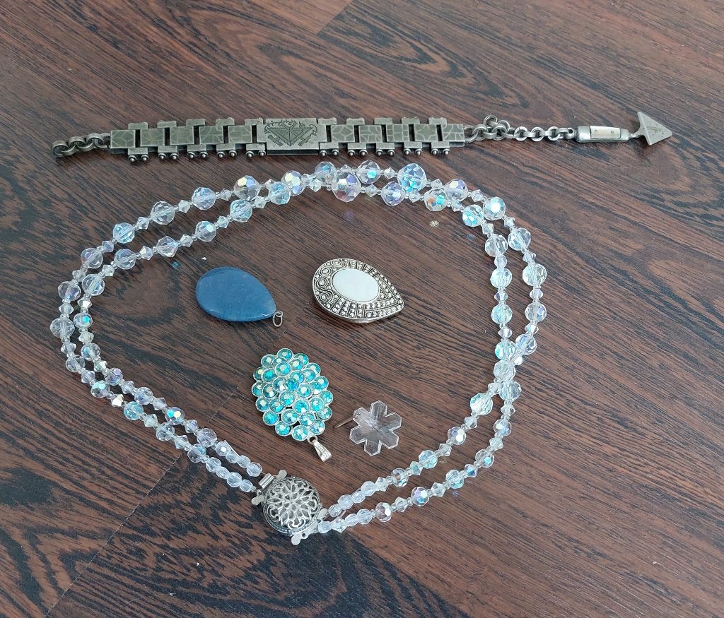 Zakhorloge ketting, sjaal sluiting en hangertjes, Overige materialen, Gebruikt, Ophalen of Verzenden, Overige kleuren