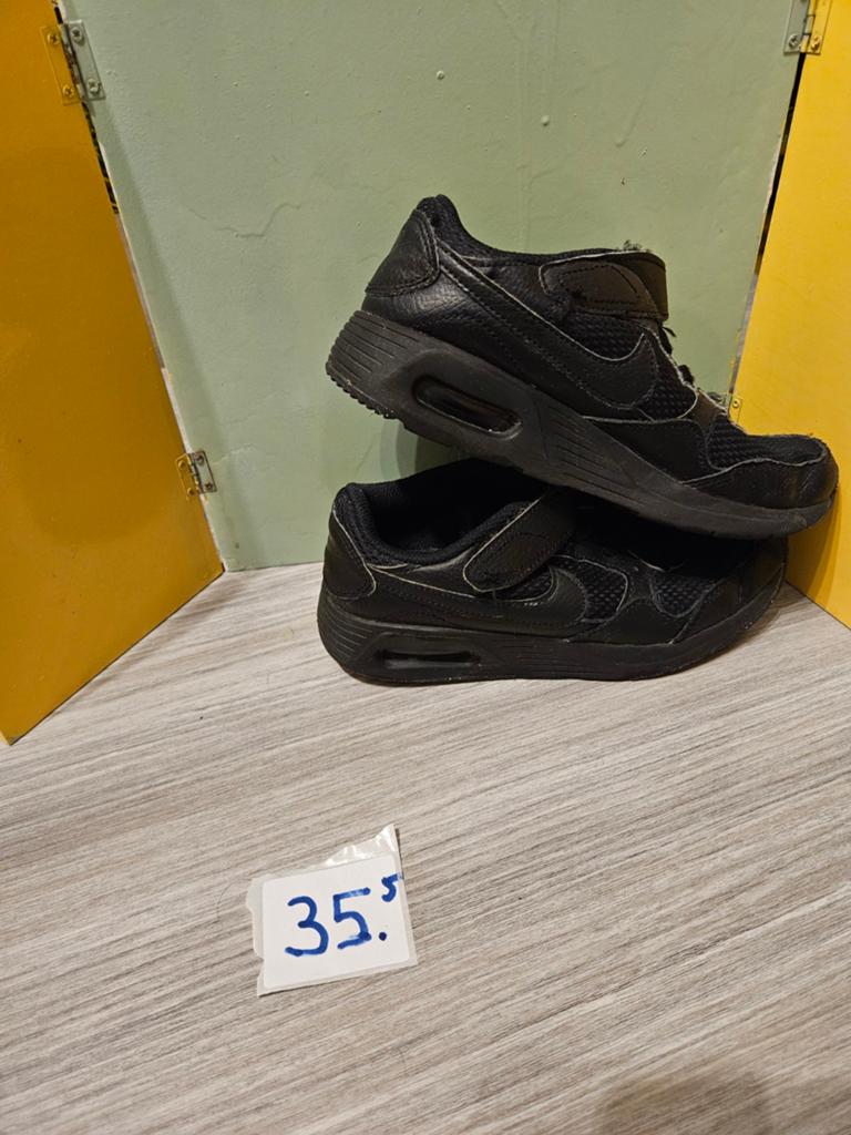 Nike Sportschoenen Zwart - Maat 35, Gebruikt, Ophalen of Verzenden, Nike, Jongen of Meisje