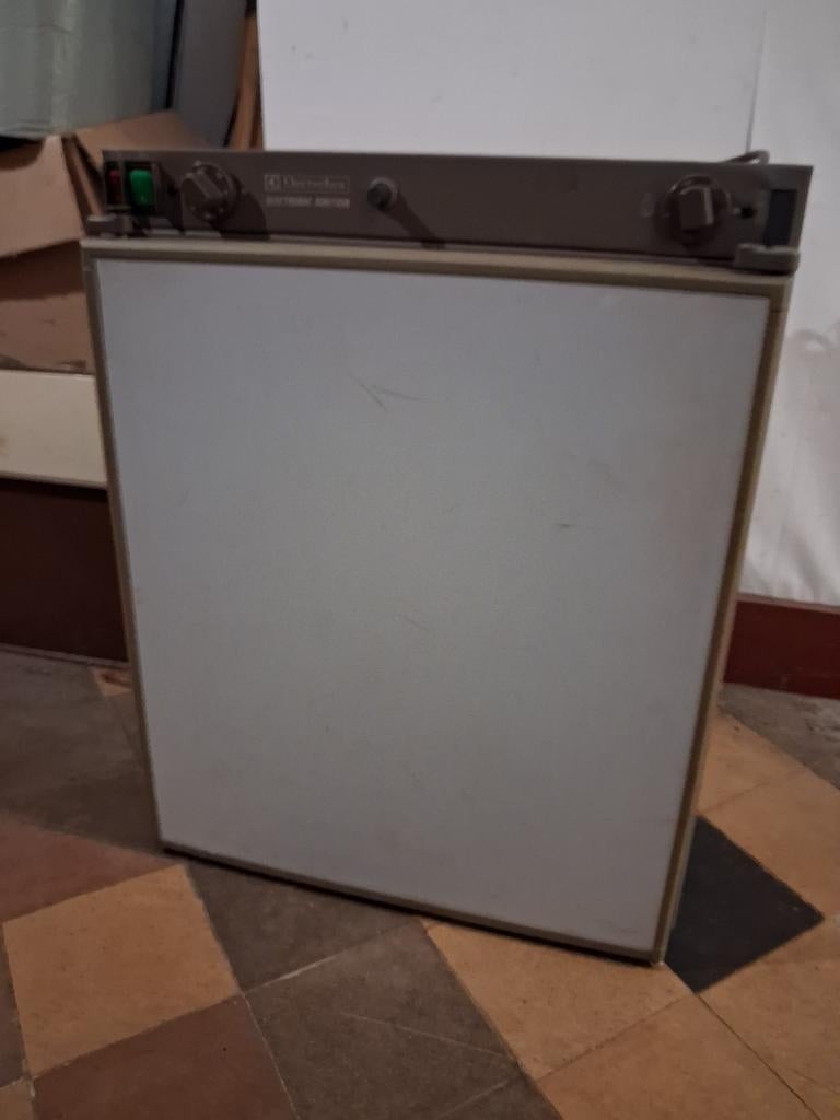 Koelkast op 12 volt op gas op 230 volt
De conditie is gebrui, Caravans en Kamperen, Ophalen of Verzenden