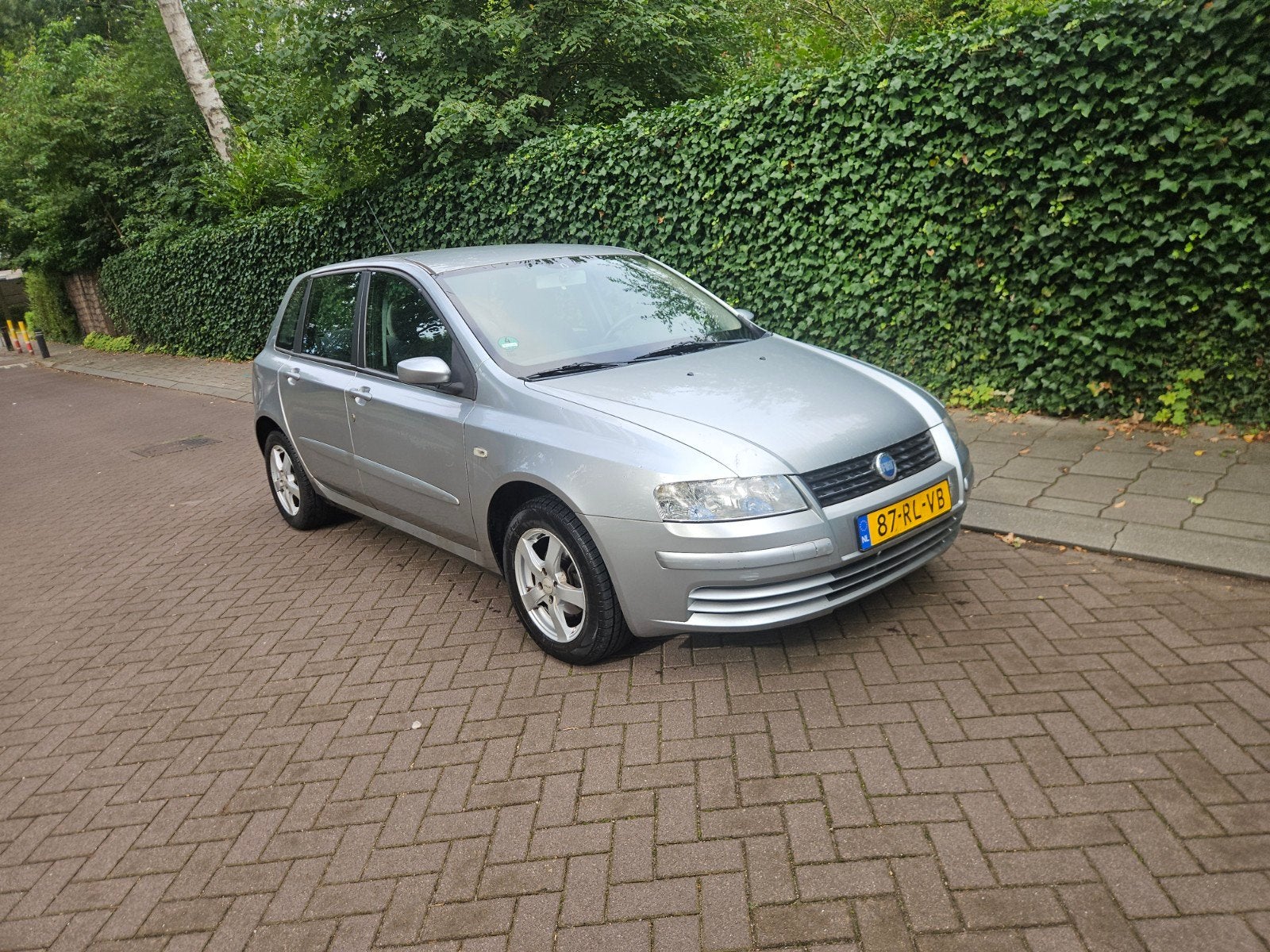 Fiat stilo bijna NIEUWE APK INRUIL MOGELIJK, Auto's, Fiat, 1596 cc, 1225 kg, Origineel Nederlands, 103 pk