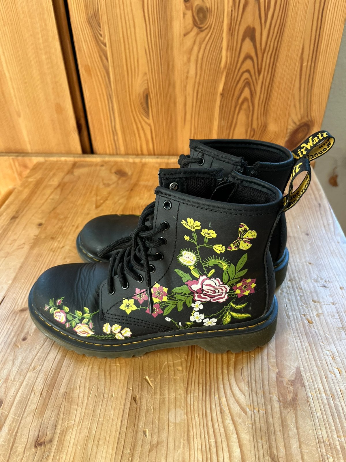 Dr Martens maat 35, Kinderen en Baby's, Kinderkleding | Schoenen en Sokken, Ophalen of Verzenden, Zo goed als nieuw, Meisje, Laarzen