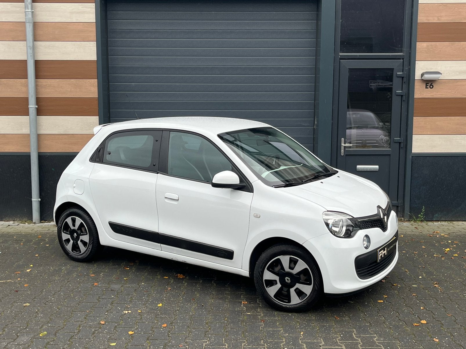 Renault Twingo 1.0 SCE 70 2017 Wit - Dealer onderhouden!, Voorwielaandrijving, 840 kg, 4 stoelen, Wit