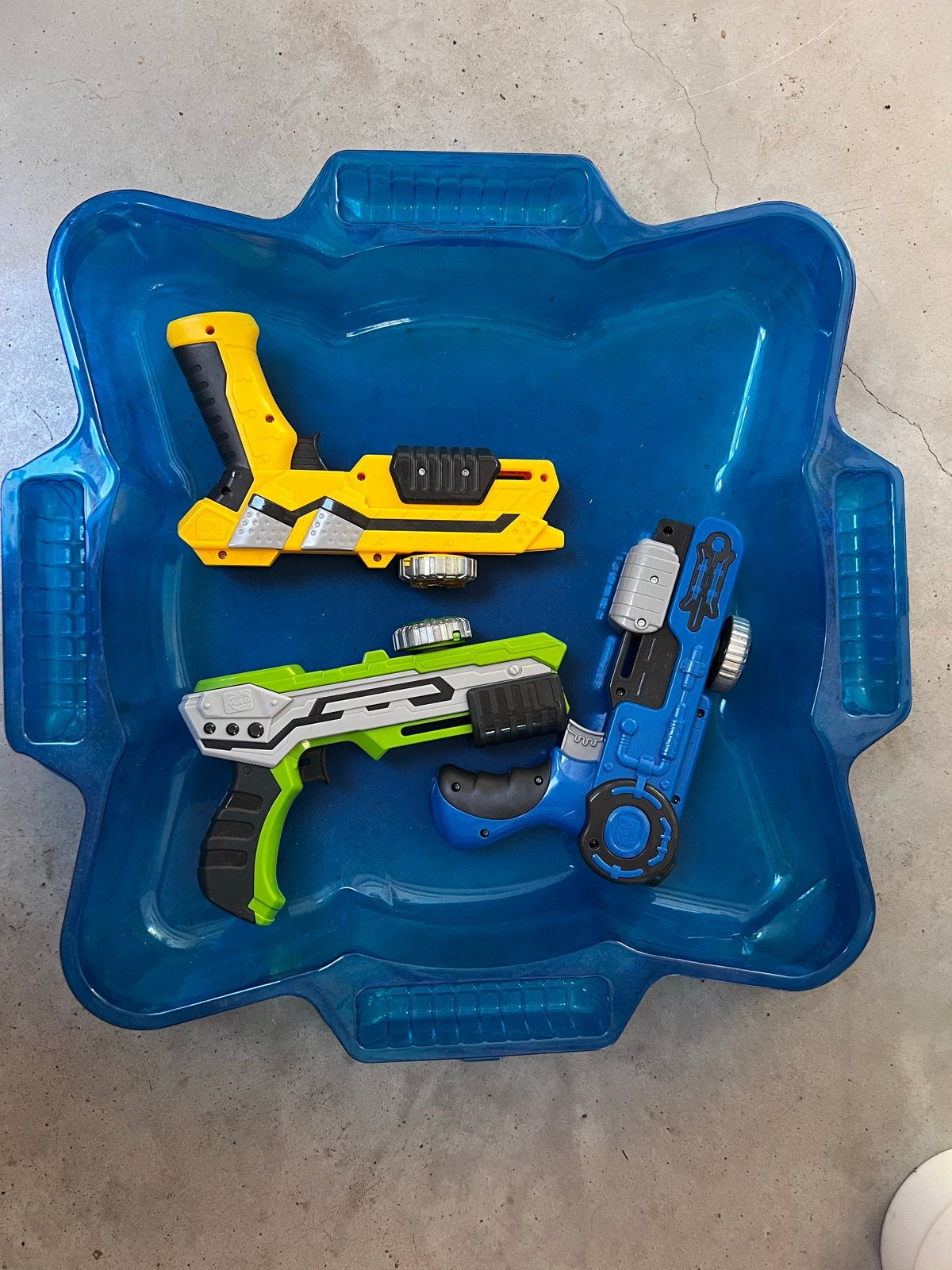 Beyblade Battle Arena met 3 launchers en 3 metalen tollen, Ophalen of Verzenden, Zo goed als nieuw, Jongen of Meisje