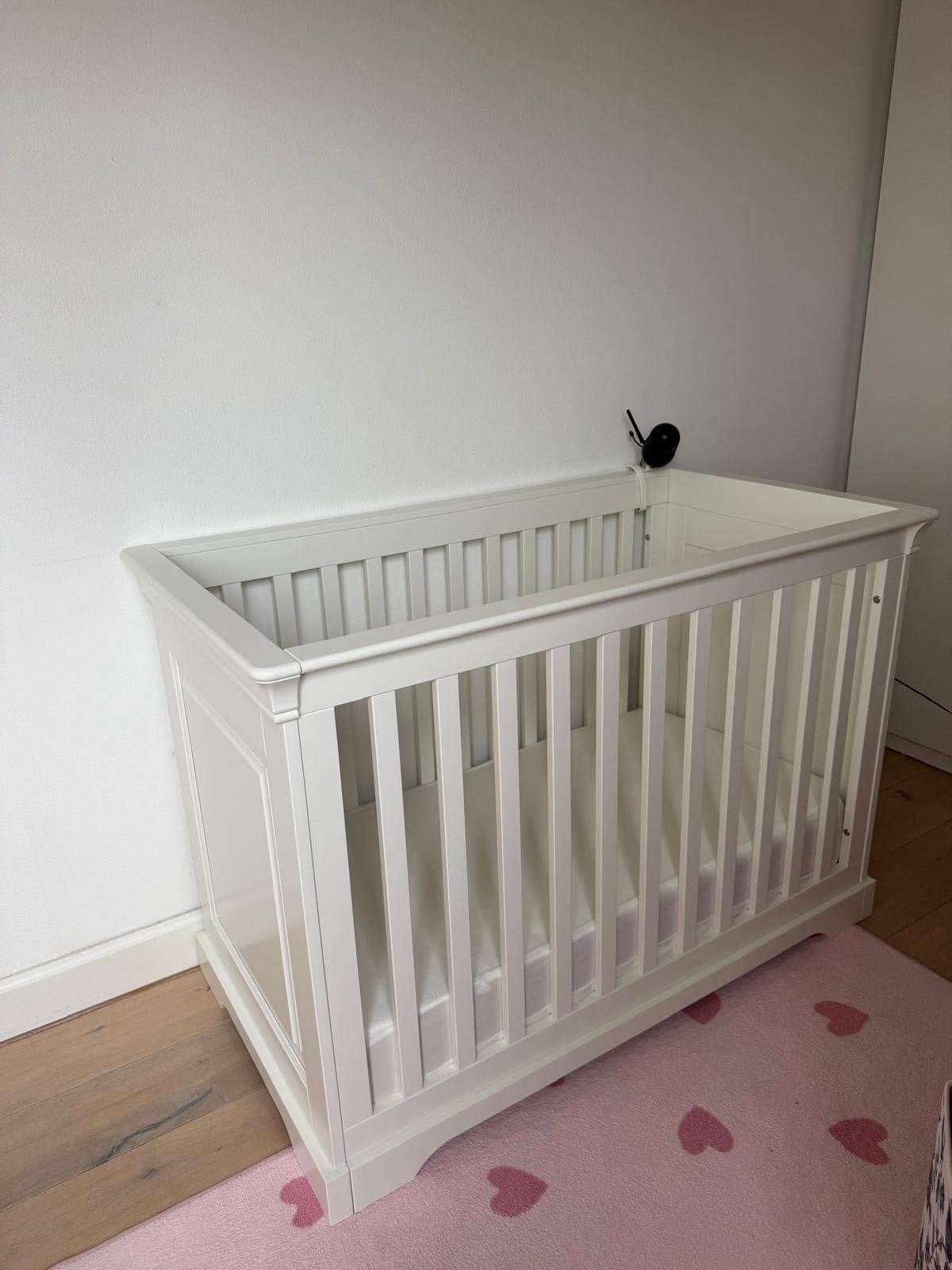 Wit Ledikant voor Baby/Peuter 60x120 cm - Wit, Ophalen, Zo goed als nieuw, Minder dan 140 cm, Matras