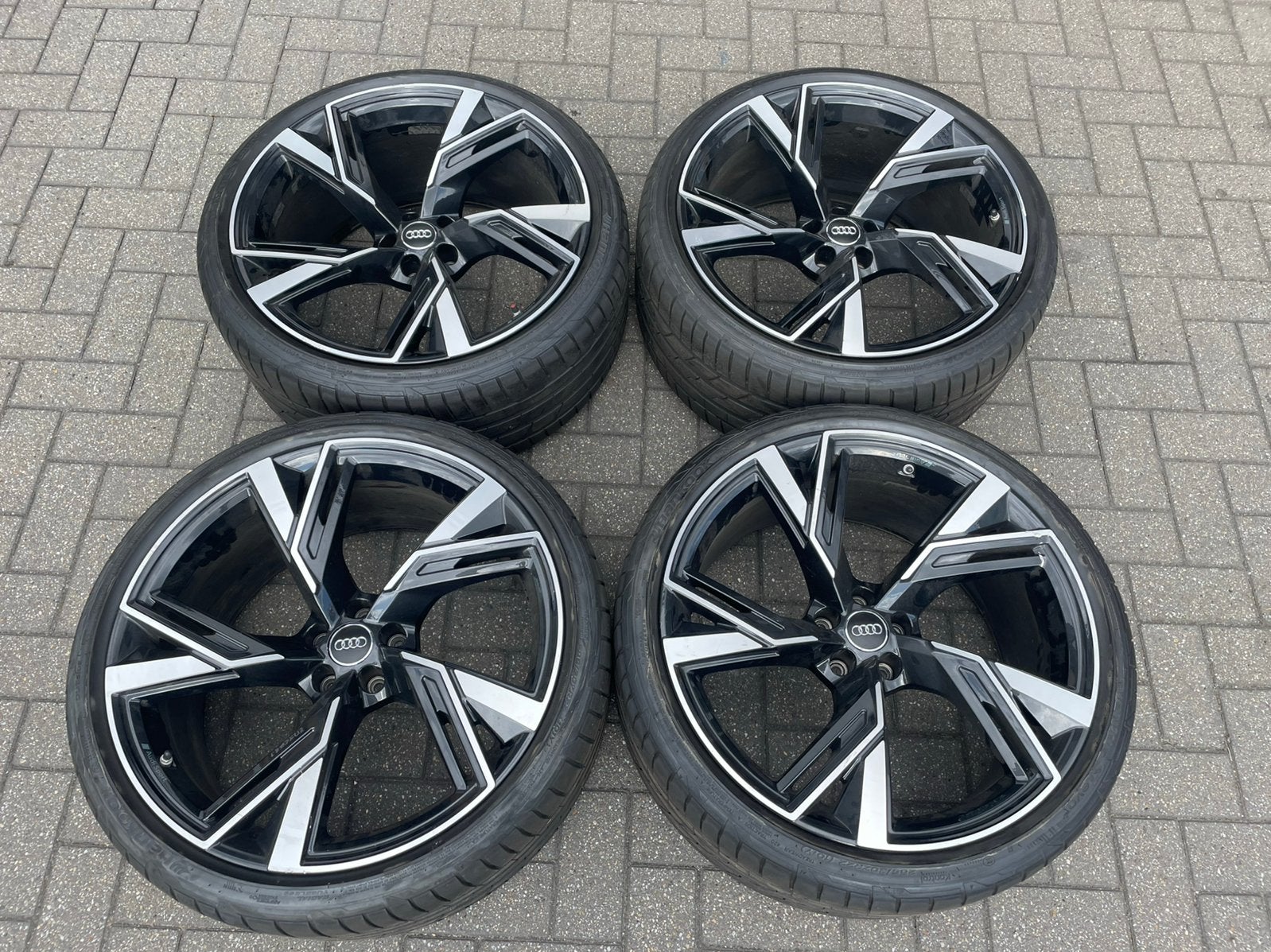 Audi RS6 22 inch velgen + banden | Origineel | Set van 4, Ophalen, Gebruikt