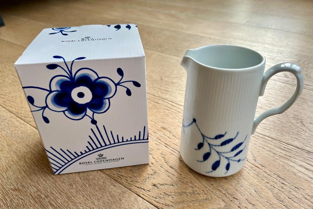 Royal Copenhagen Fluted Mega jug - Blue / 50 cl, Antiek en Kunst, Ophalen of Verzenden
