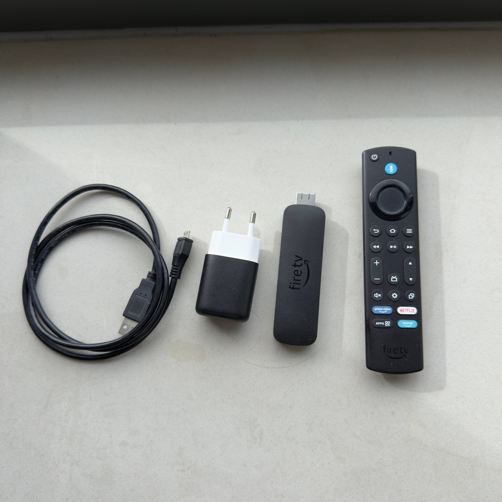Amazon Fire TV Stick 4K Max (2nd Gen) met voeding, Ophalen, Zo goed als nieuw, HDMI
