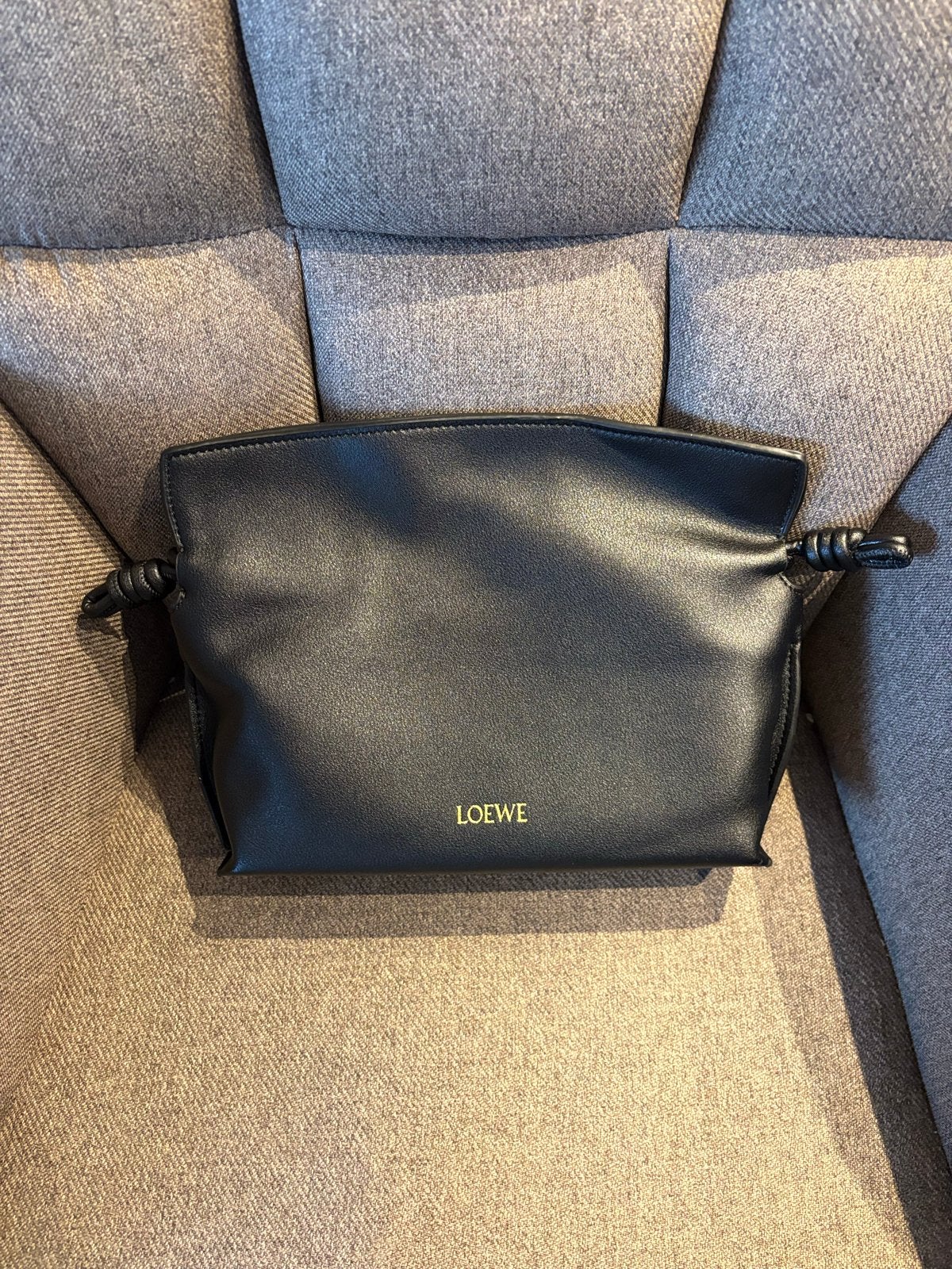 Loewe Clutch Zwart met 2 Straps - Nieuw en Ongedragen, Sieraden, Tassen en Uiterlijk, Verzenden, Nieuw, Zwart, Avondtasje
