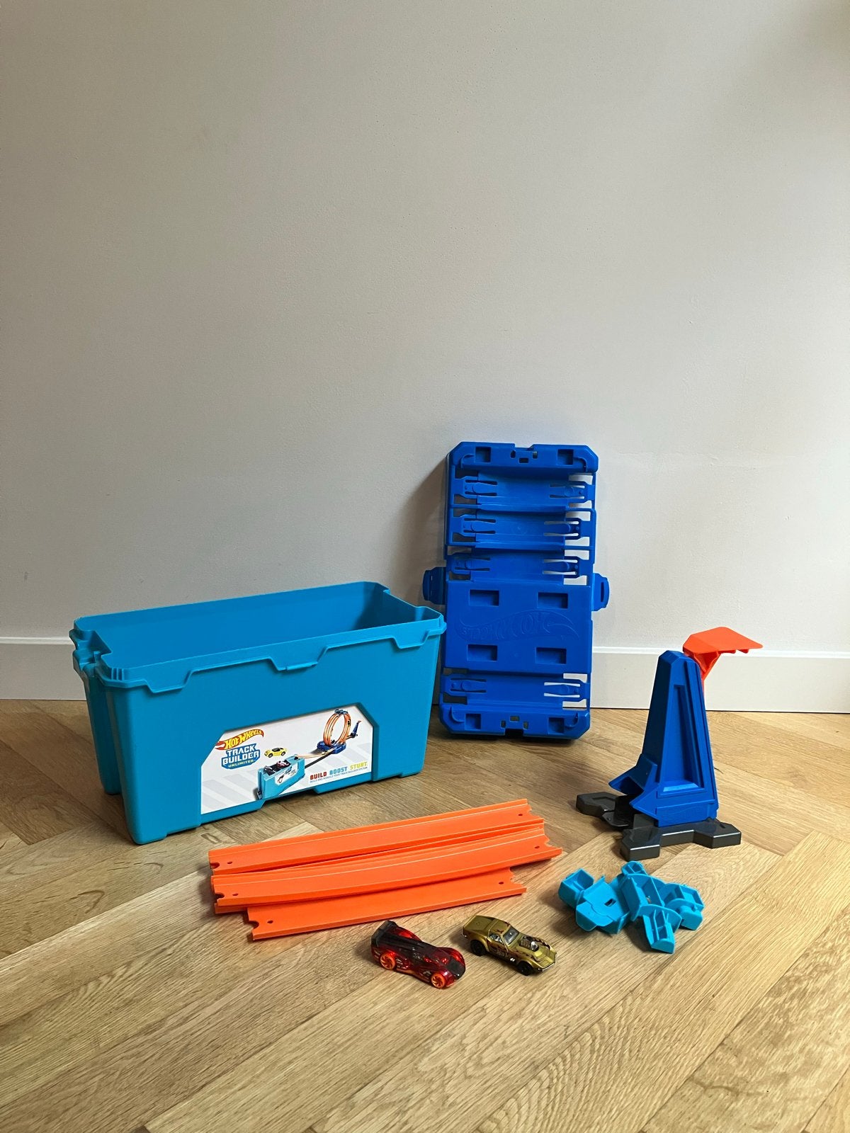 HotWheels Multi Loop Box Playset met looping, Ophalen of Verzenden, Hot Wheels, Racebaan, Gebruikt