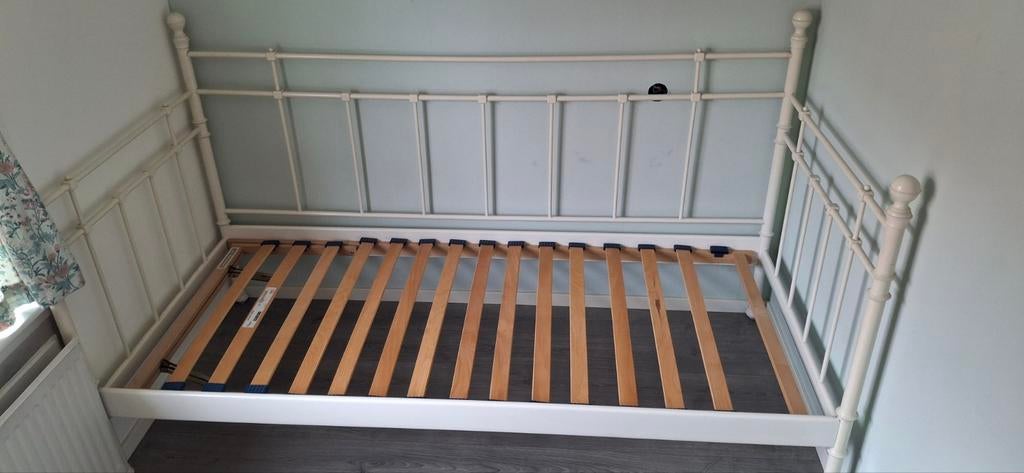 Metalen bedframe 90x200 cm, wit, gedemonteerd, Ophalen, Gebruikt, 90 cm, Eenpersoons
