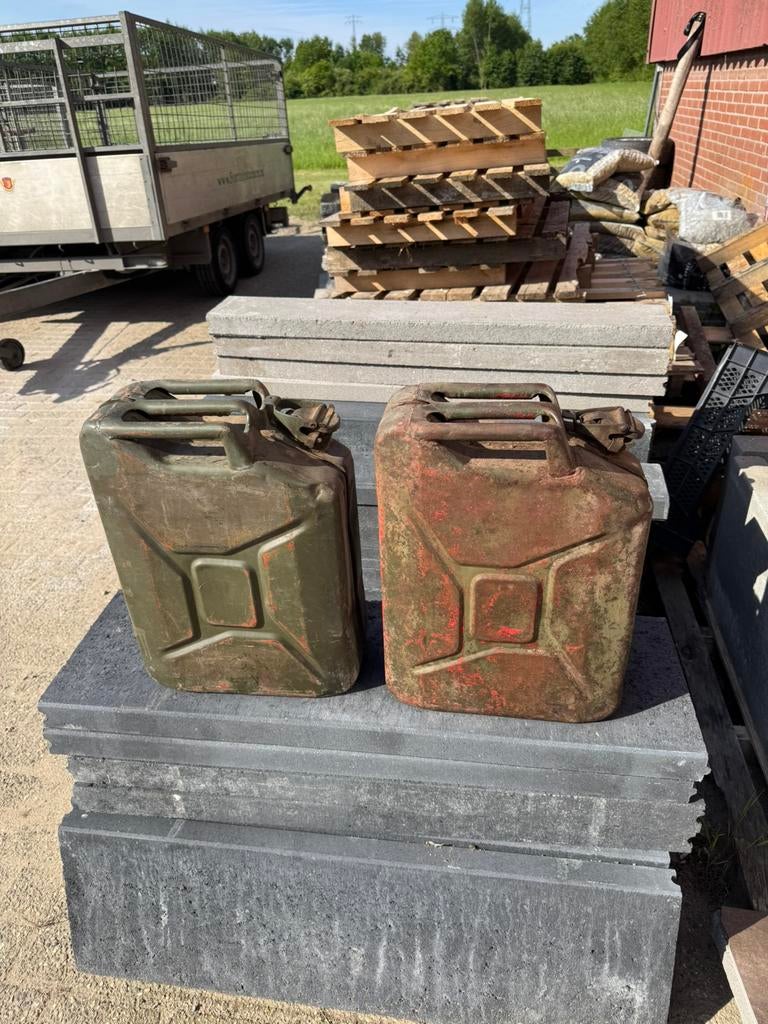 Jerrycan, Ophalen, Steen of Klei, Zo goed als nieuw, 15 m² of meer
