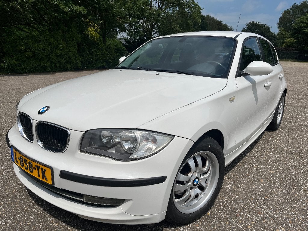BMW 1-Serie 2.0 118I 5DR 2007 Wit, Auto's, BMW, 1-Serie, 1995 cc, Beige, Sound system