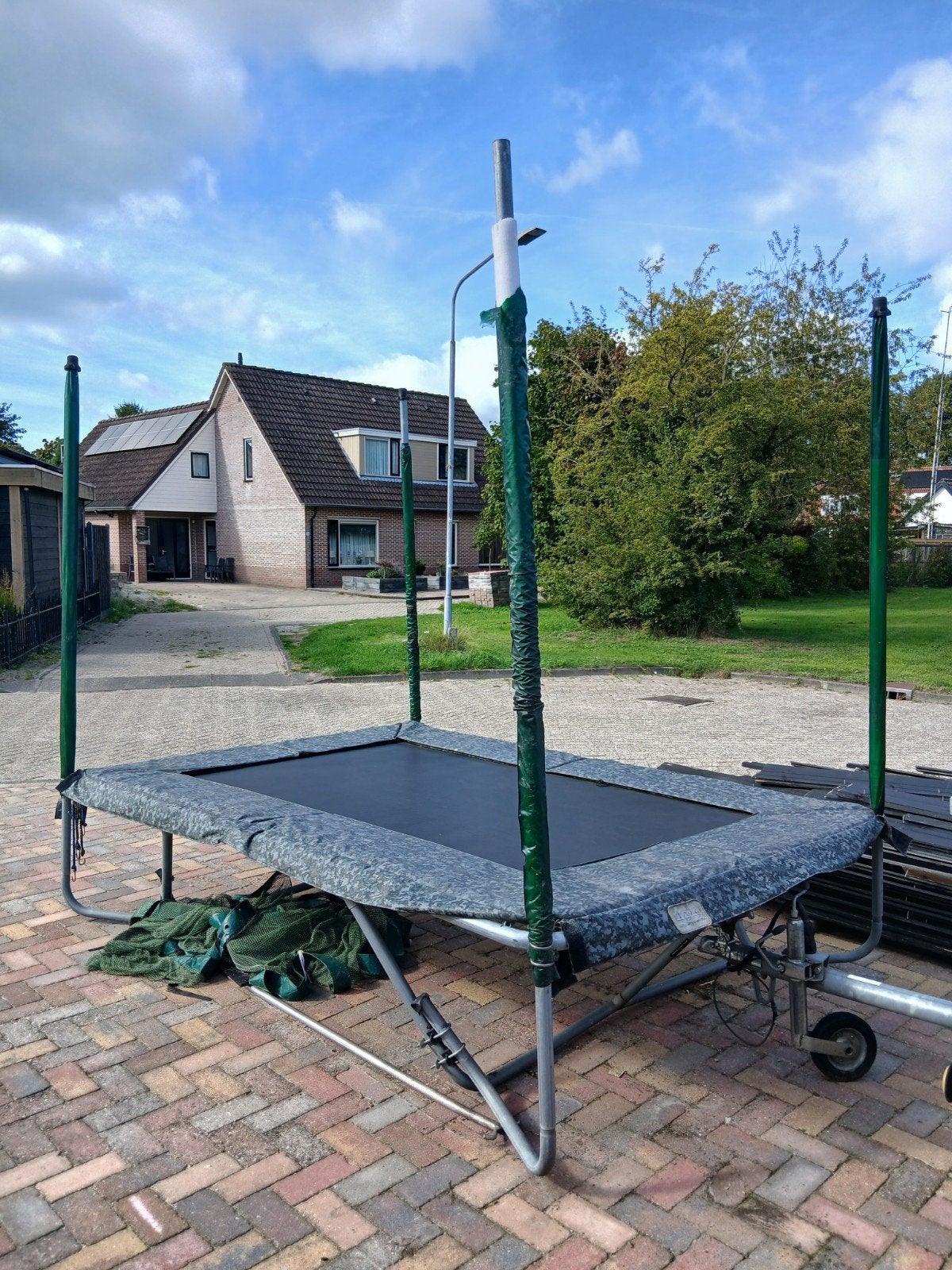 Trampoline 3x1.5m met net, af te halen in Emmer-Compascuum, Ophalen