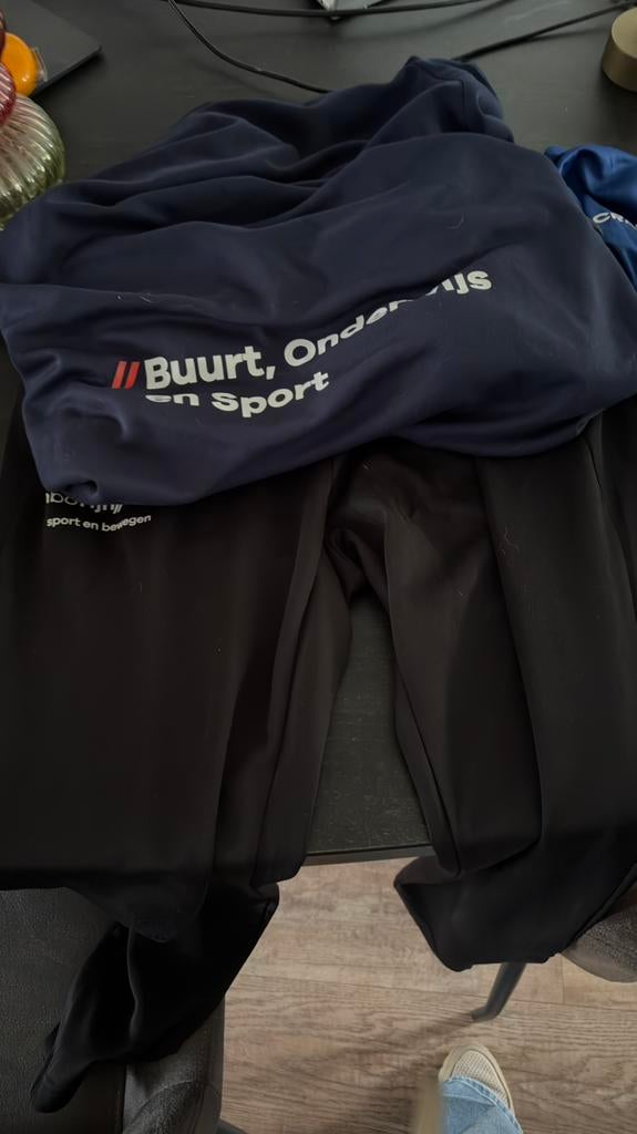 Sportkleding MBO Sport & Bewegen (maat L) complete set €30, Kleding | Heren, Ophalen of Verzenden, Zo goed als nieuw