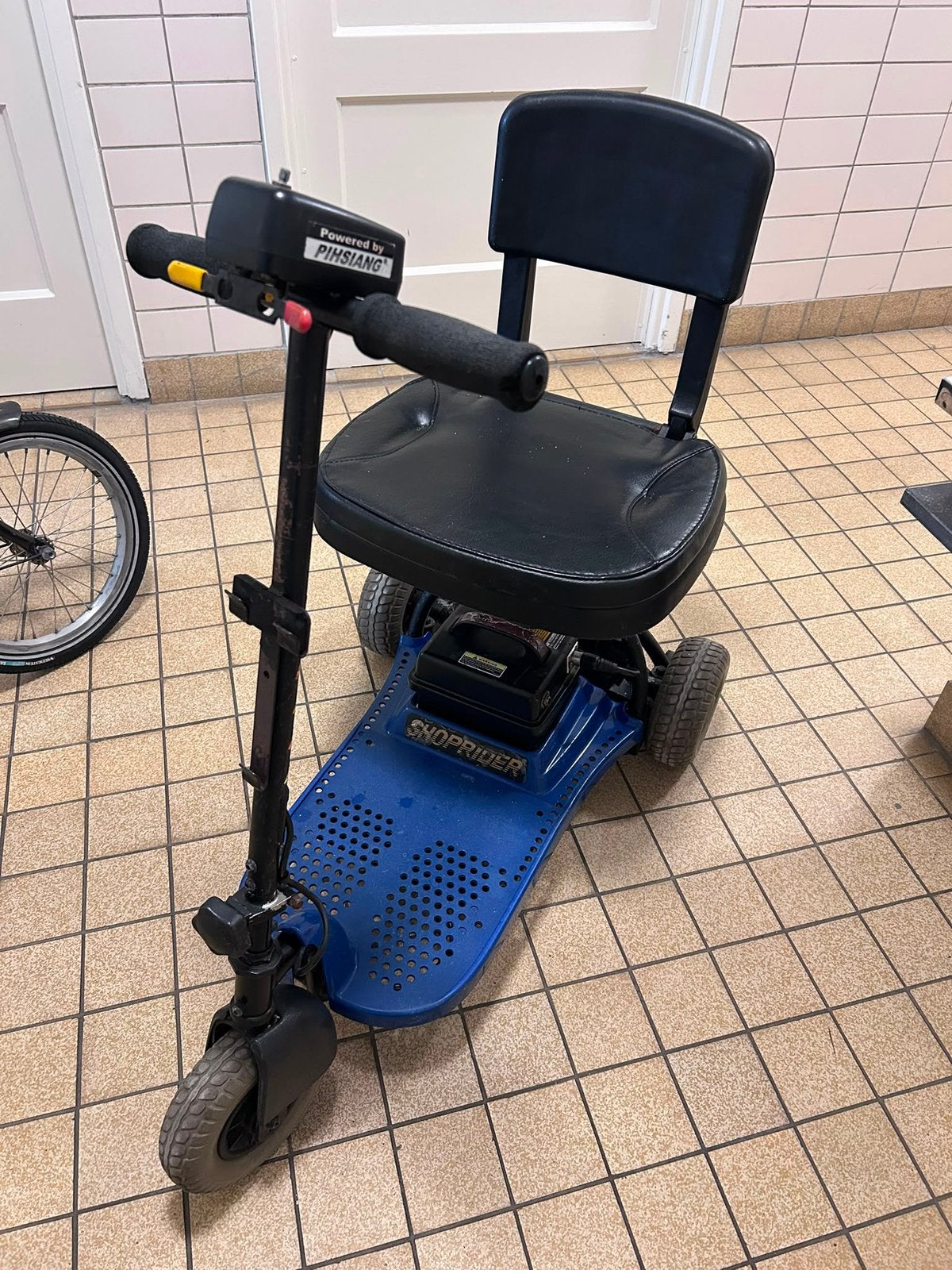 Scootmobiel Shoprider klein formaat, Ophalen, Gebruikt, Shoprider