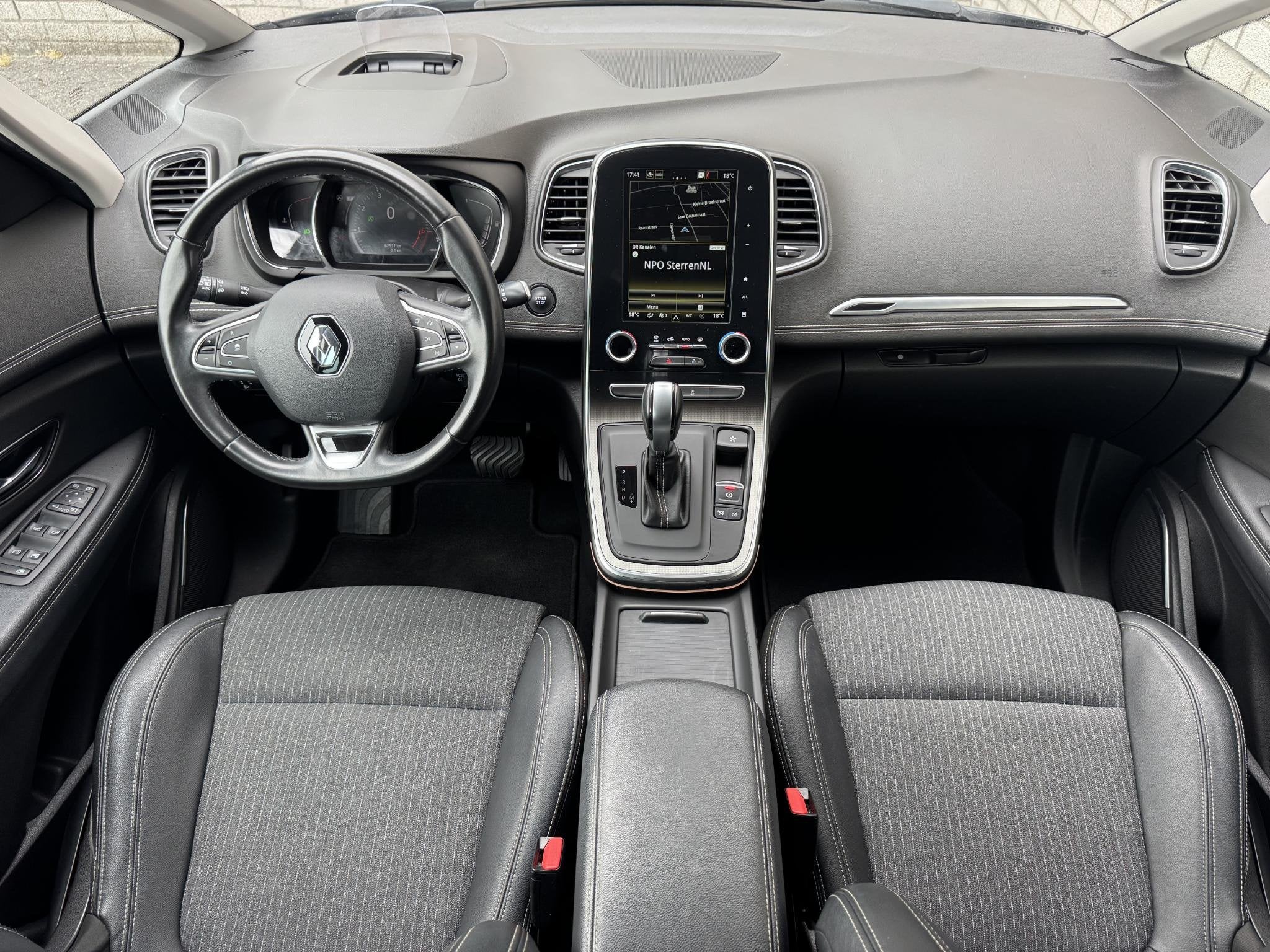 Renault Grand Scénic 1.3 TCe Intens 7p. | Achteruitrijcamer, 15 km/l, 4 cilinders, Met garantie (alle), Zwart
