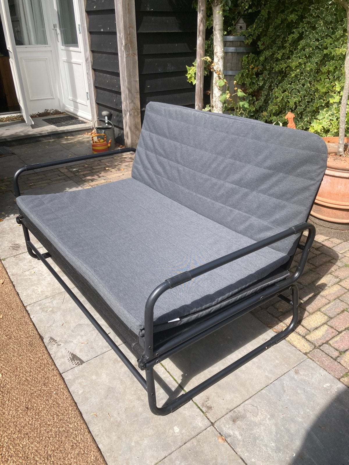 Slaapbank (Hammarn Ikea) donkergrijs/zwart, Ophalen, Zwart, Tweepersoons, 140 cm