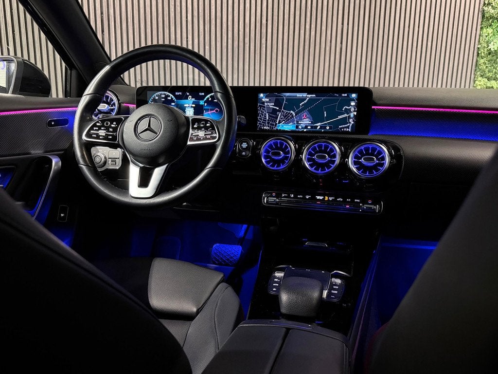 Mercedes-Benz A-klasse 180 Business Solution Luxury | Automa, Auto's, 136 pk, 4 cilinders, Met garantie (alle), Zwart