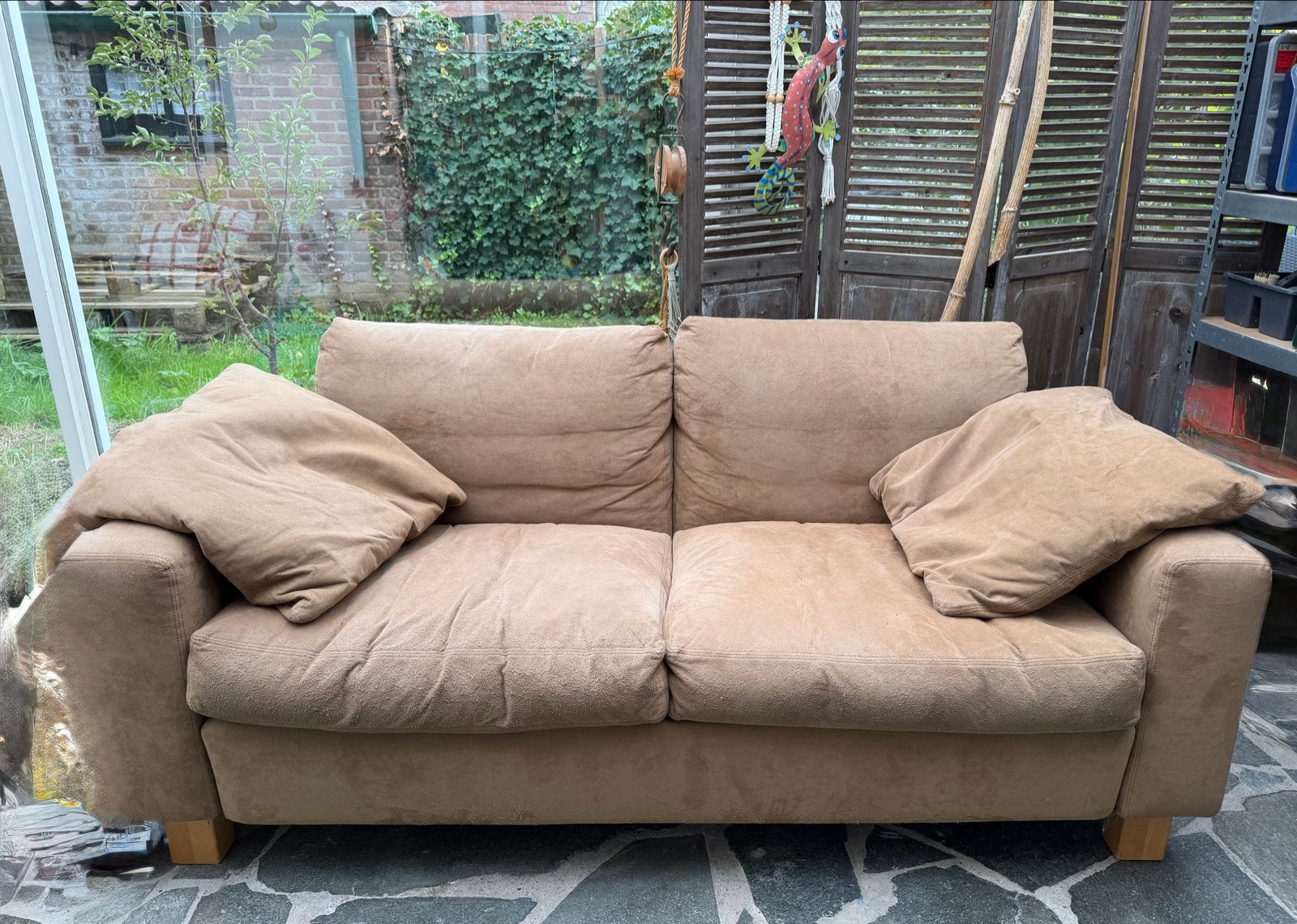 Comfortabele 2-zitsbank in bruine stof, Huis en Inrichting, Ophalen, Gebruikt, 150 tot 200 cm, Tweepersoons