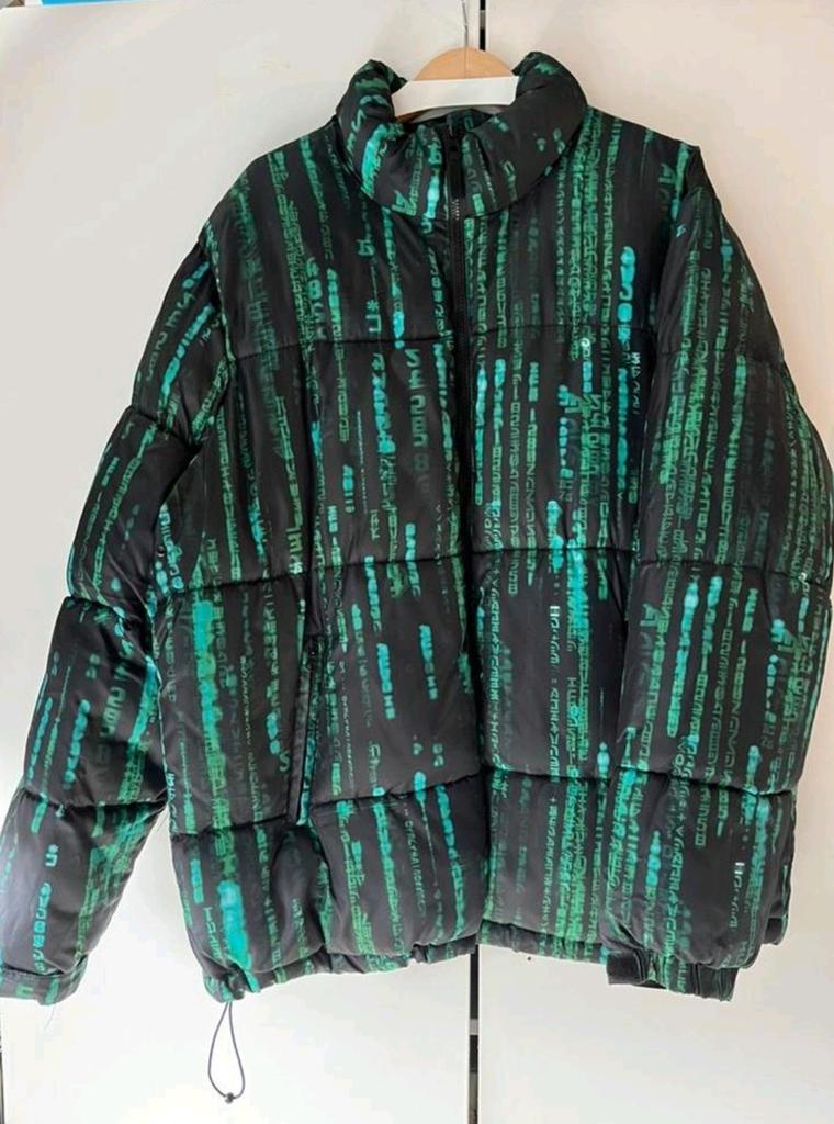 Pull & Bear Puffer jas Matrix edition, Maat 48/50 (M), Zwart, Ophalen of Verzenden, Zo goed als nieuw