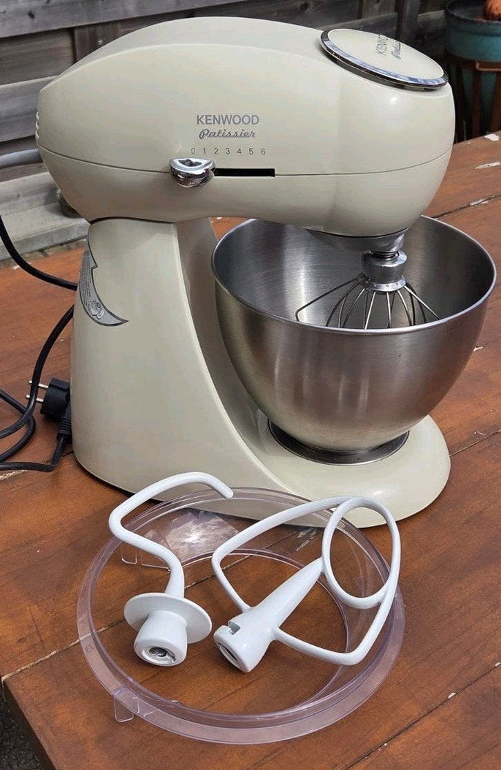 Kenwood patissier mx312 keukenmachine, Witgoed en Apparatuur, 4 liter of meer, Ophalen of Verzenden, Gebruikt, 3 snelheden of meer