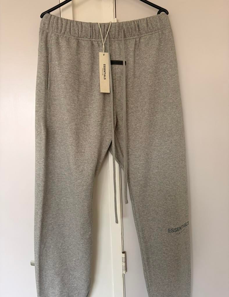 Fear of God Essentials Joggingbroek Grijs - Maat L, Kleding | Heren, Ophalen of Verzenden, Zo goed als nieuw, Maat 52/54 (L), Grijs