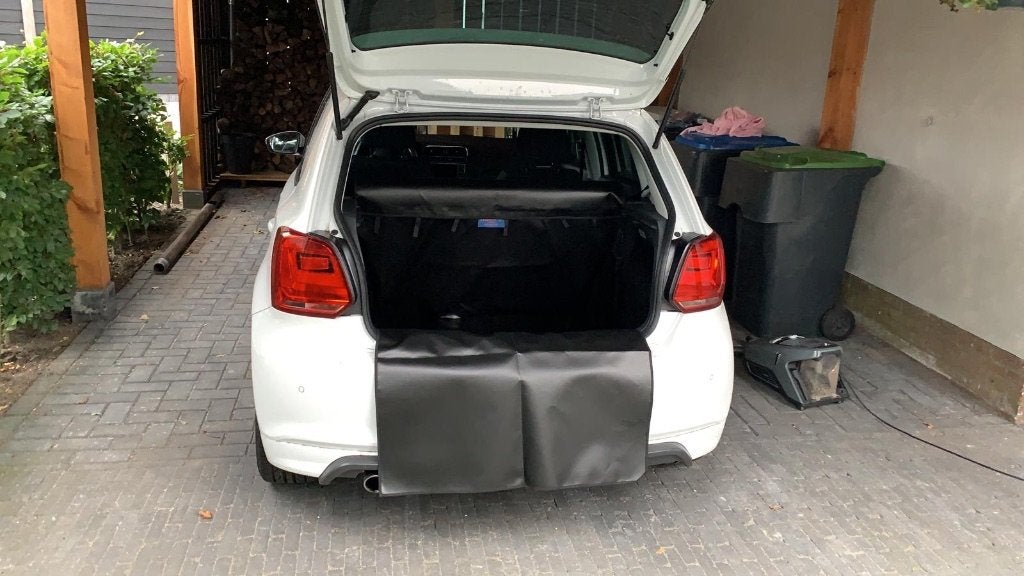 Kofferbakbescherming VW Polo (2009-2017), Ophalen