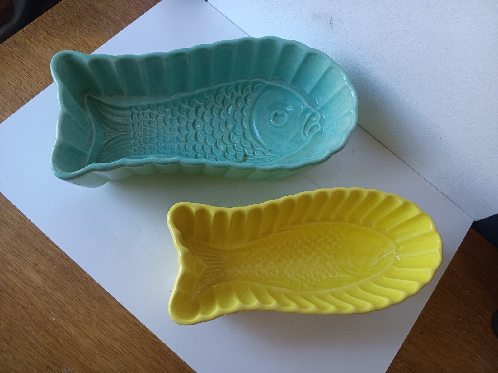 Vintage Pudding/Patévormen Vis - Geel & Turquoise, Verzamelen, Retro, Huis en Inrichting, Ophalen of Verzenden