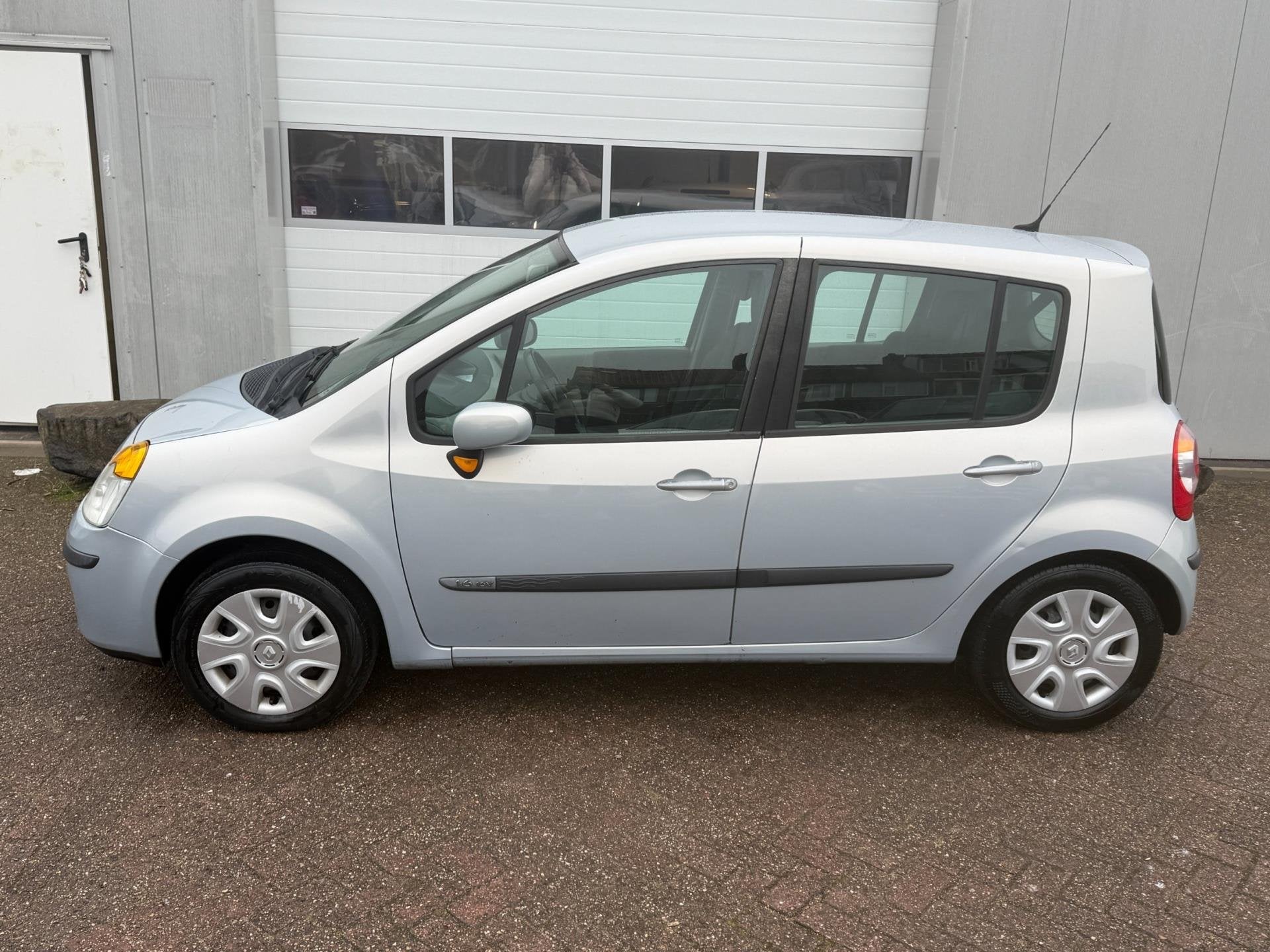 Renault Modus 1.6-16V Authentique Basis, Auto's, Voorwielaandrijving, 15 km/l, 4 cilinders, 49 €/maand