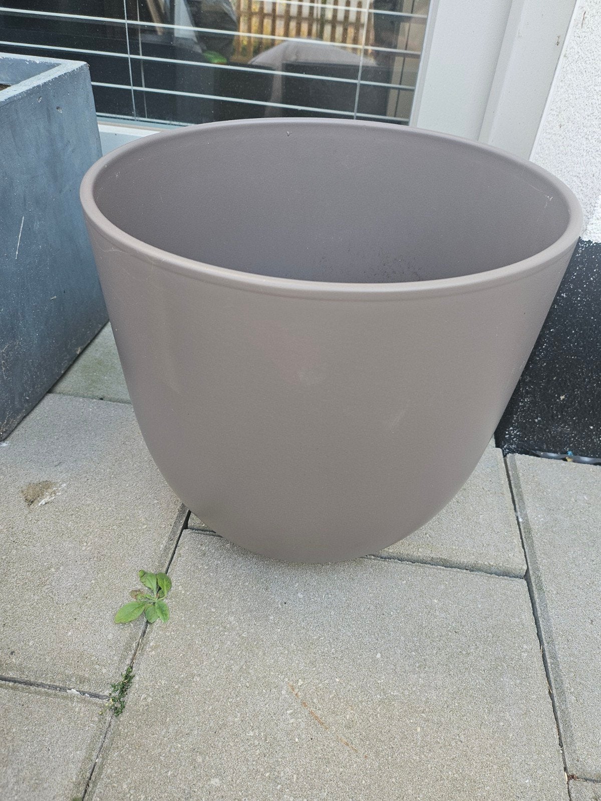 Grote grijze bloempot voor binnen of buiten, Kunststof, Rond, Binnen, Ophalen