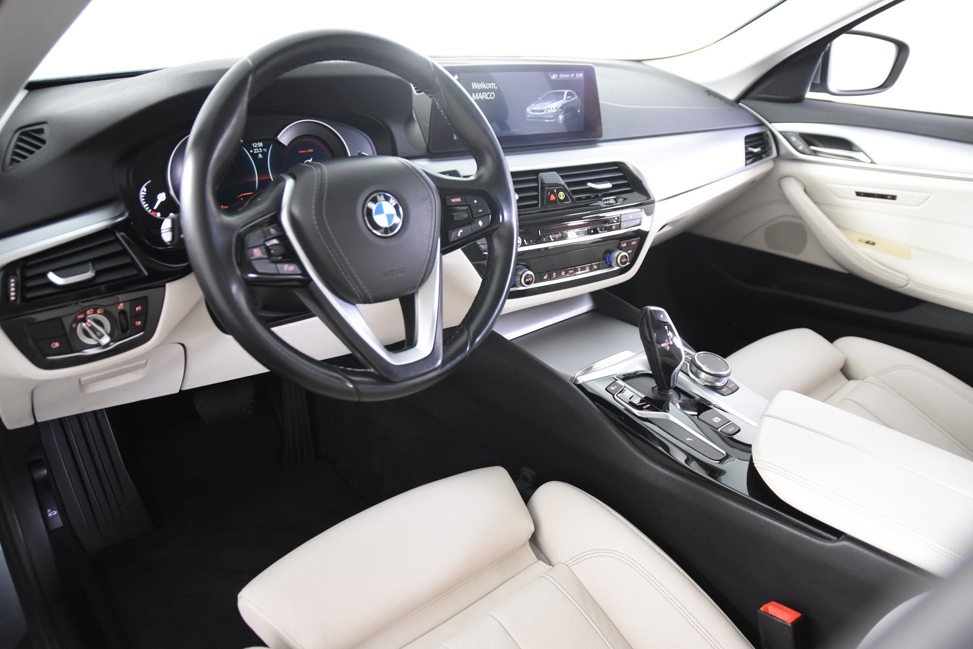 BMW 5 Serie 520i A Luxury *Navigatie*Schuifdak*Memory*, Auto's, Automaat, 1998 cc, Achterwielaandrijving, Gebruikt
