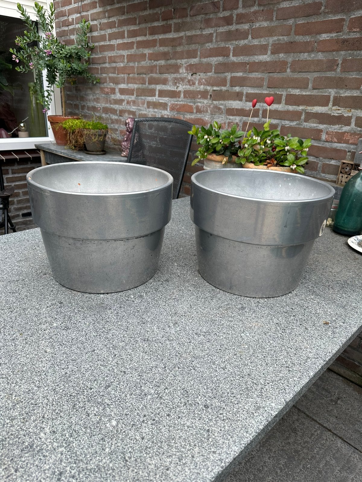 2 Grote bloempotten, Ophalen, Zo goed als nieuw, Rond, Overige materialen