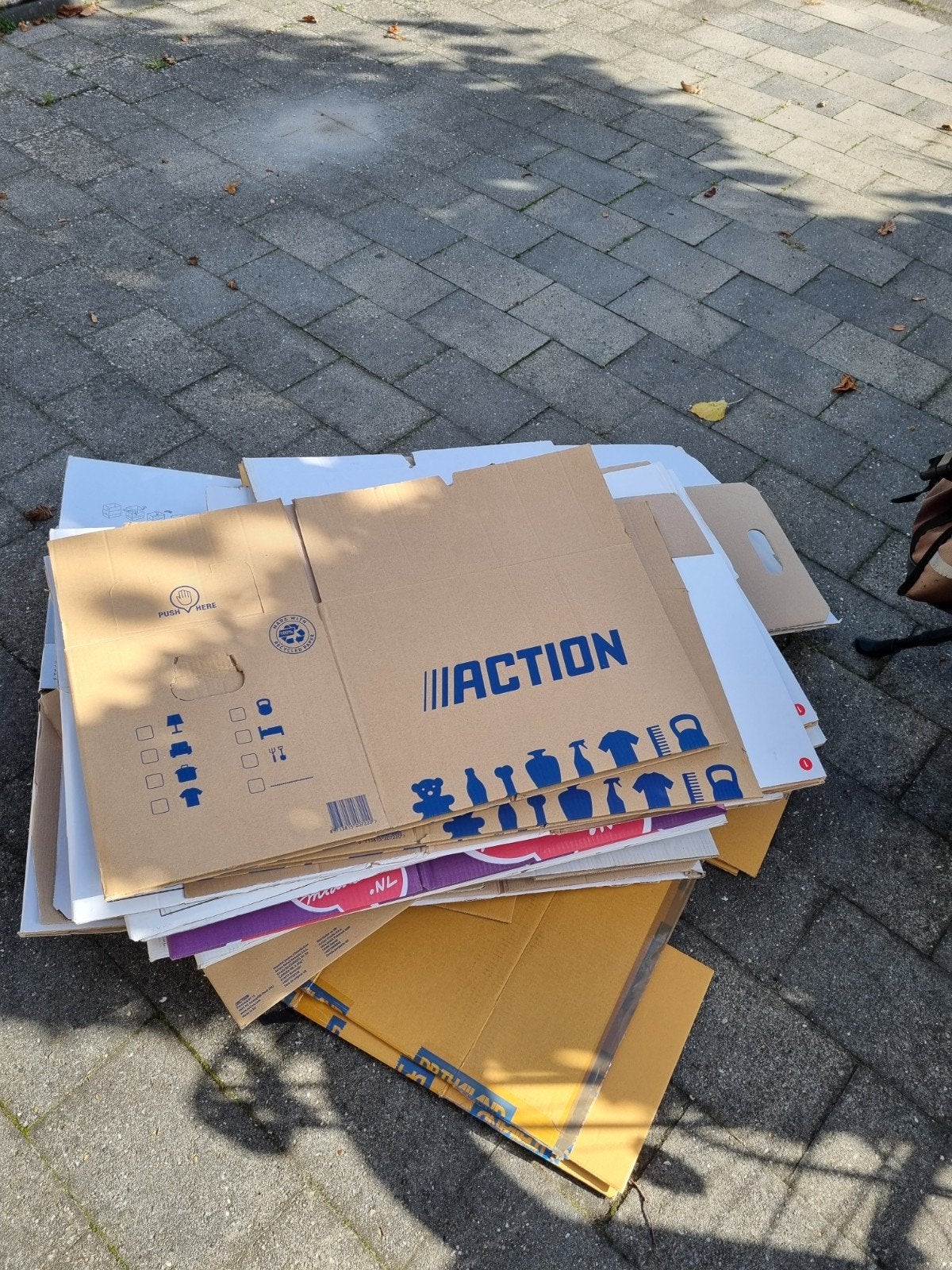 Verhuisdozen, dozen, Action, Praxis, Ophalen, Opvouwbaar, 50 tot 75 cm, Minder dan 40 cm
