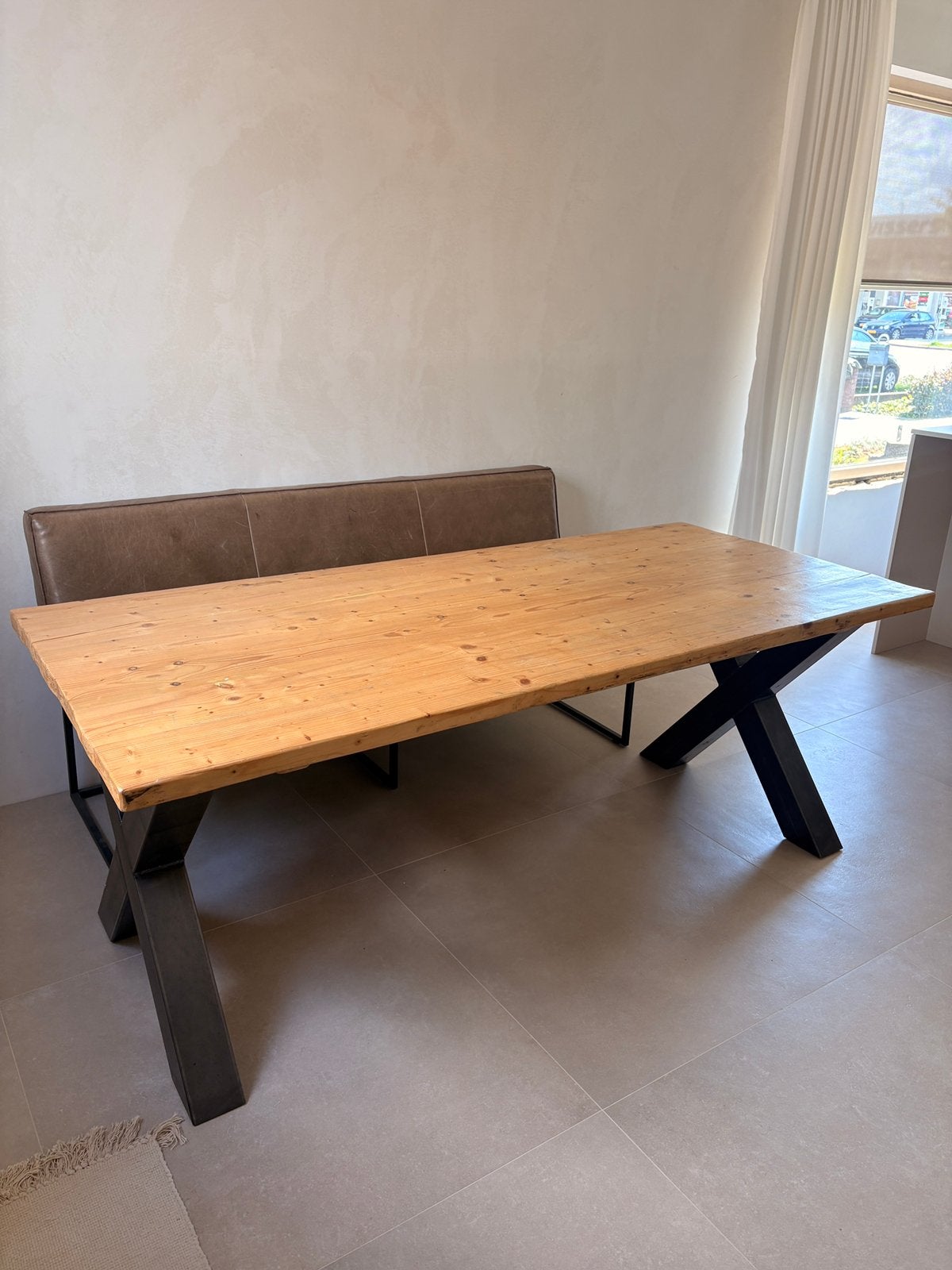 Boomstam eettafel met stalen onderstel, Ophalen, 200 cm of meer, 50 tot 100 cm, Zo goed als nieuw