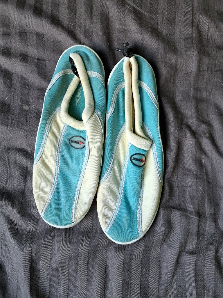 Waterschoenen lichtblauw en wit - Maat 41, Jongen of Meisje, Overige maten, Ophalen of Verzenden, Modial