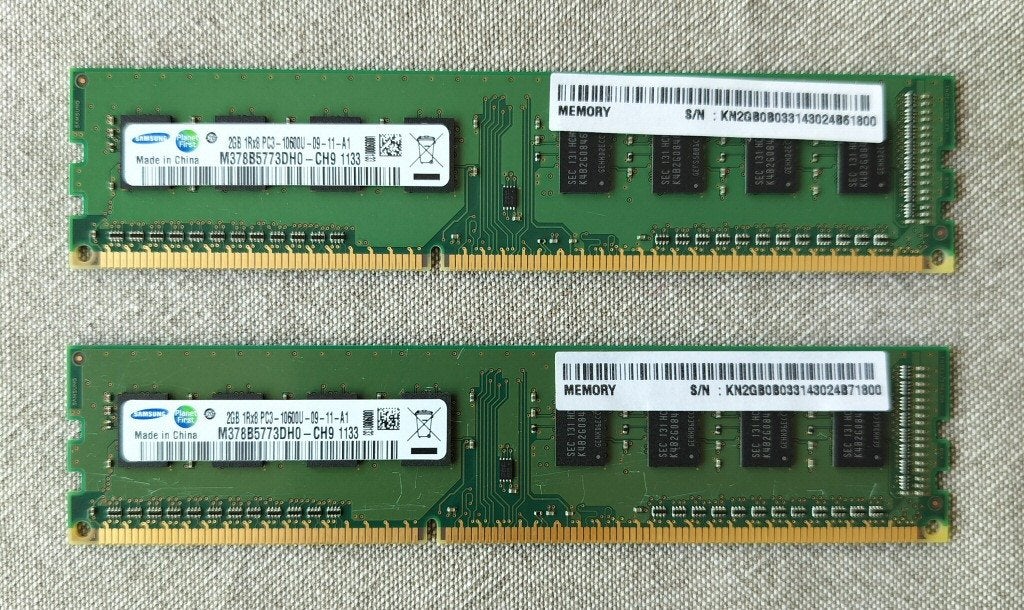 2 x Samsung 2GB DDR3 PC3-10600 1333MHz 240pins geheugen, Computers en Software, RAM geheugen, Gebruikt, 1333 MHz, DDR3, Ophalen of Verzenden