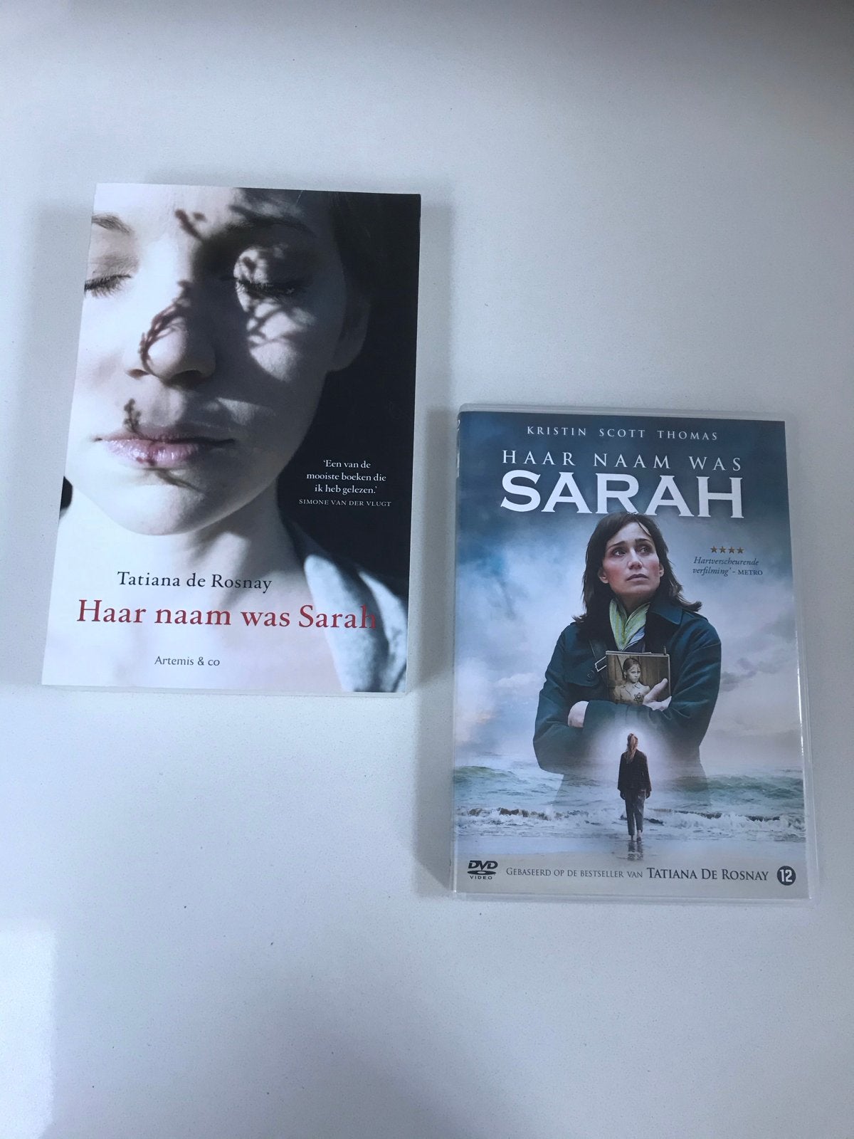 Set: Boek + DVD 'Haar Naam Was Sarah' (z.g.a.n.), Vanaf 12 jaar, Ophalen of Verzenden, Zo goed als nieuw, Historisch of Kostuumdrama