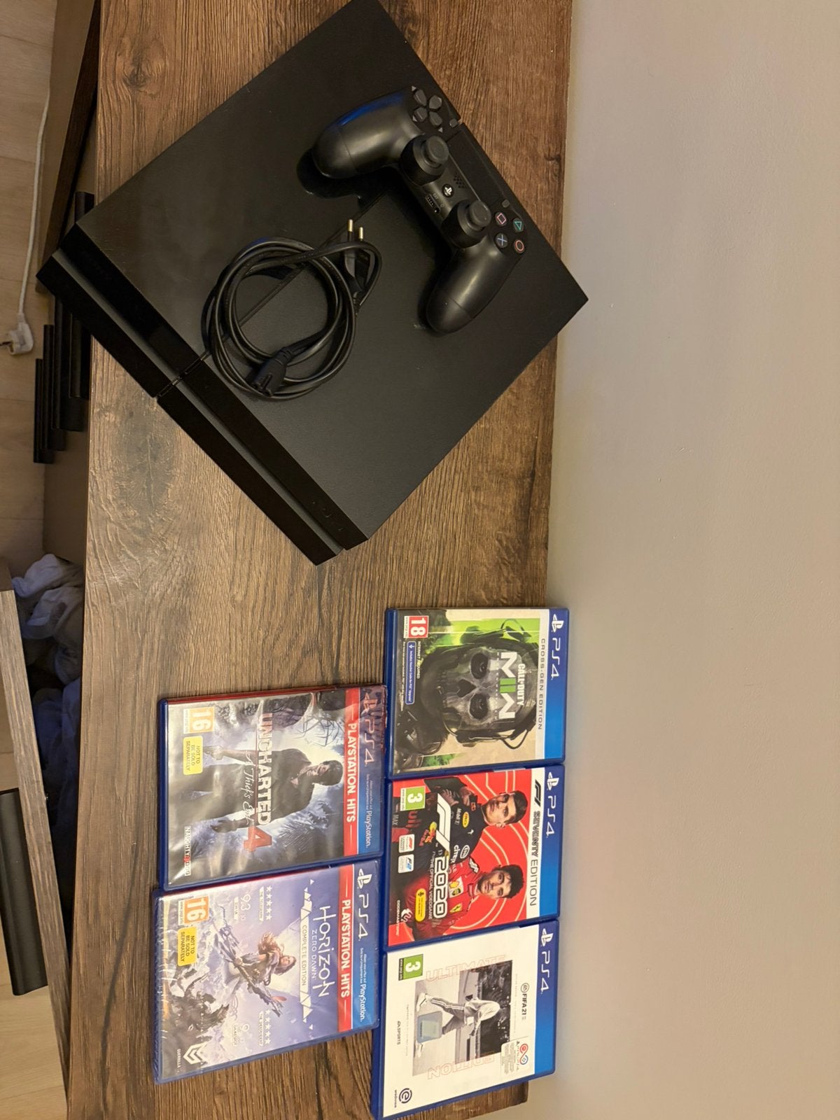 Ps4 met games, Met games, Ophalen of Verzenden, Zo goed als nieuw, Met 1 controller