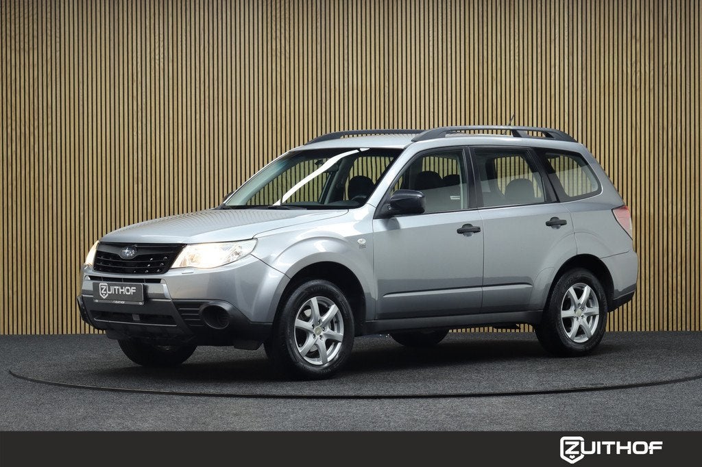 Subaru Forester 2.0 X Intro AWD | Afneembare Trekhaak | Crui, Auto's, Subaru, Euro 5, Stof, Zwart, 4 cilinders