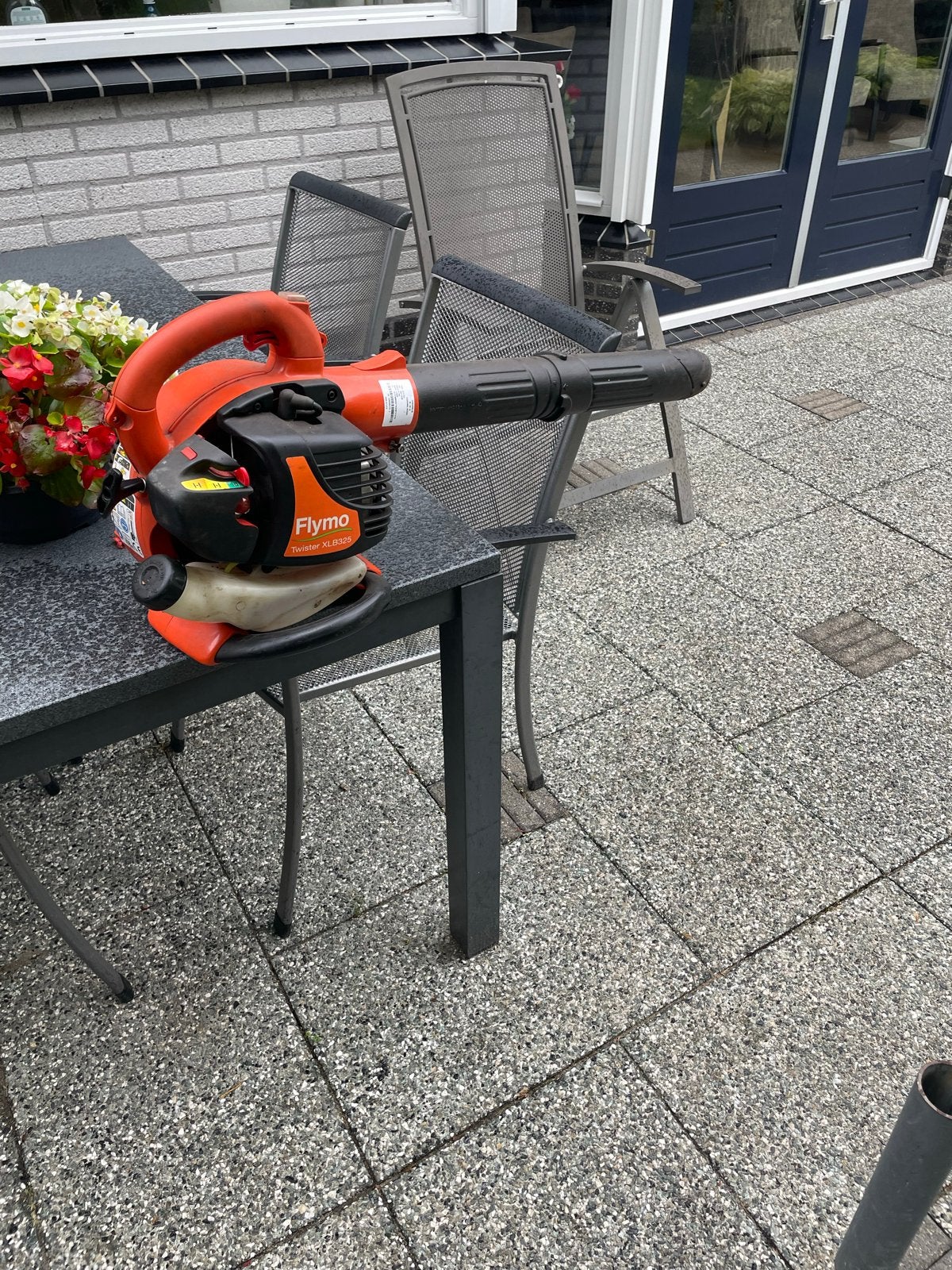 Flymo Twister XLB325 Bladblazer op Benzine, Ophalen of Verzenden, Gebruikt, Benzine, Handgedragen