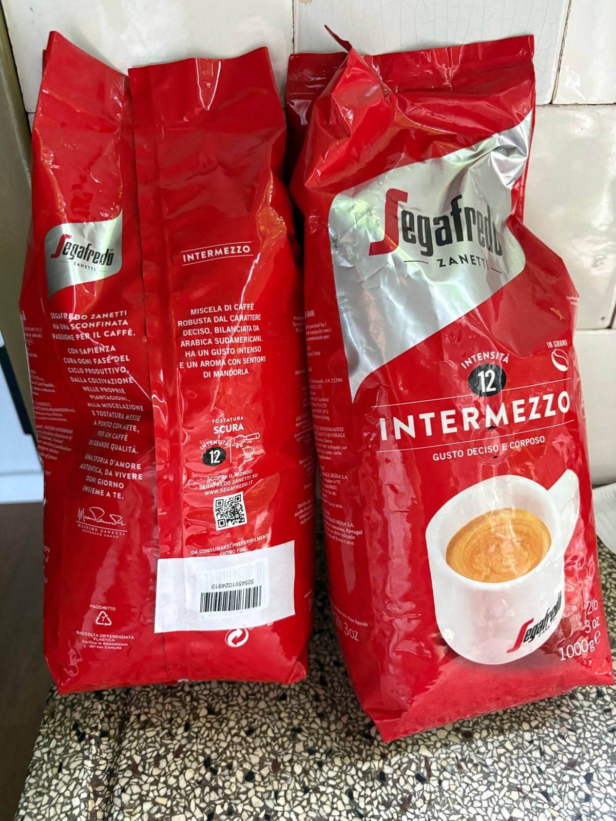 Koffie bonen koffiebonen segafredo 2 keer 1 kilo, Diversen, Ophalen of Verzenden