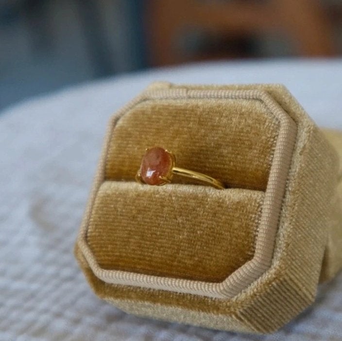 Zonnesteen edelsteen ring verstelbaar - s925 verguld goud, Sieraden, Tassen en Uiterlijk, Ringen, Nieuw, Oranje, Ophalen of Verzenden