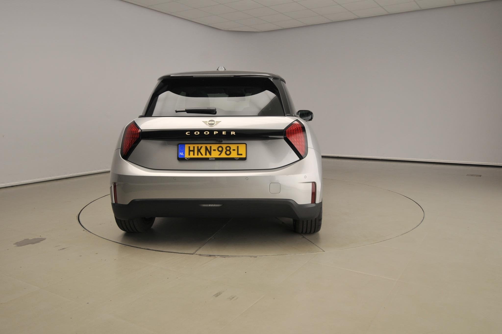 MINI 3-deurs Cooper E Classic Trim / Pakket L / Harman-Kardo, Gebruikt, 300 km, 41 kWh, 4 stoelen