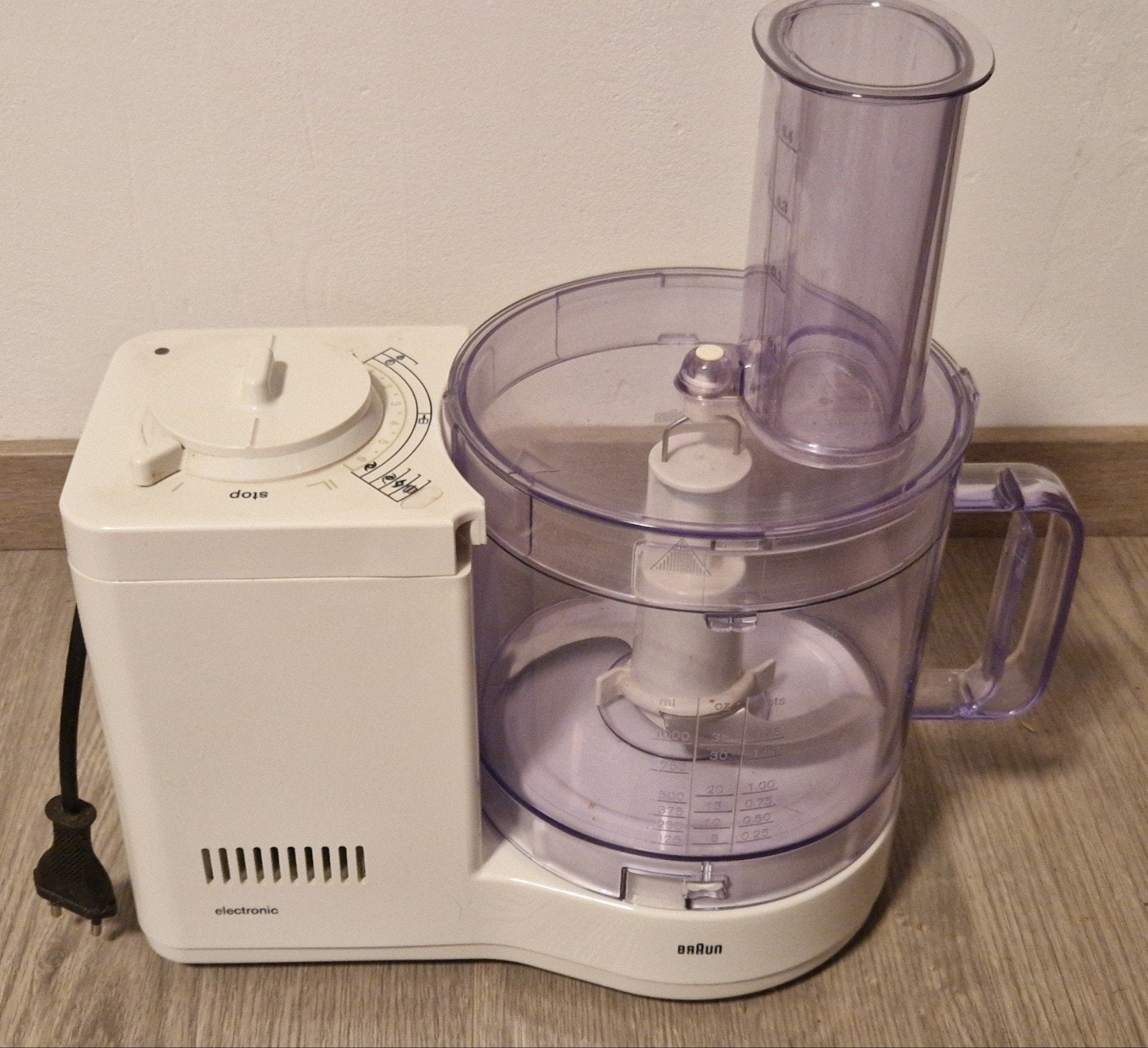 Braun Keukenmachine Type 4262 met diverse accessoires, Witgoed en Apparatuur, Keukenmixers, Gebruikt, 1 tot 2 liter, 3 snelheden of meer
