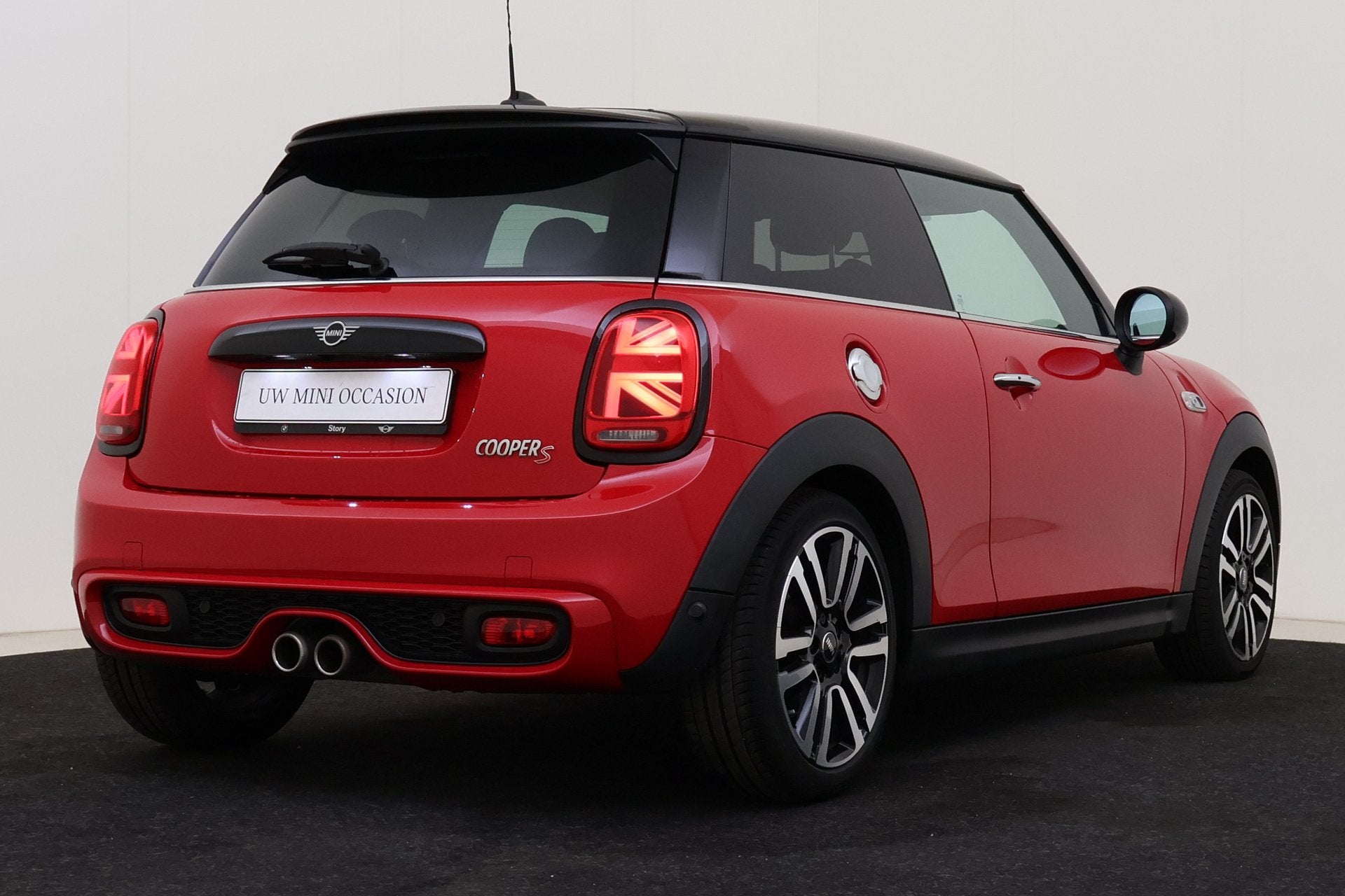 MINI Hatchback Cooper S Chili / Comfort Access / LED / Cruis, Auto's, Mini, 15 km/l, Gebruikt, 4 stoelen, Leder en Stof
