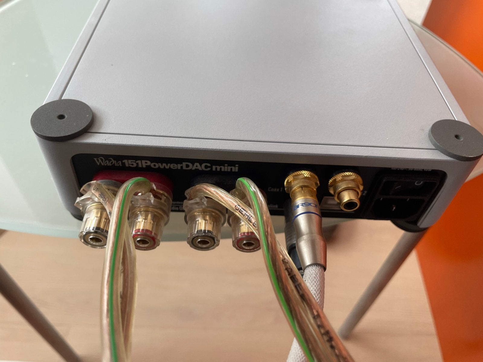 Wadia 151PowerDAC mini met originele doos en afstandsbedieni, Overige merken, Ophalen of Verzenden, Zo goed als nieuw, Minder dan 60 watt